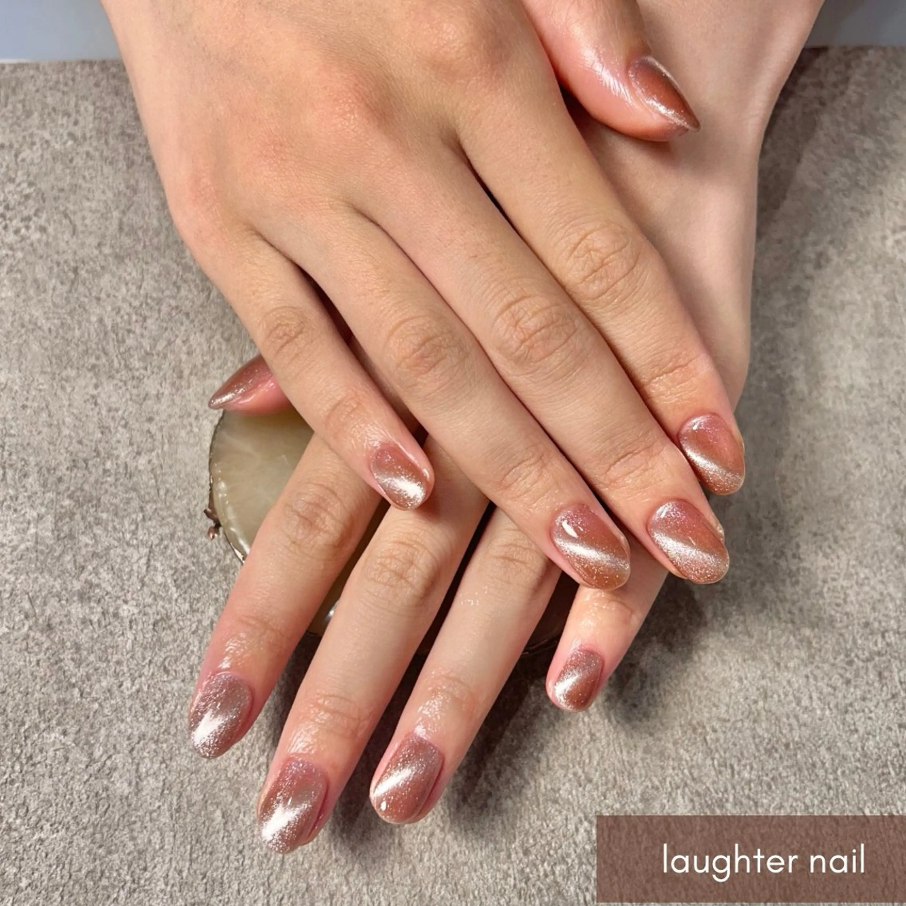 ネイル アートネイル ジェルネイル キラキラネイル マグネットネイル マグネットワンカラー ハンドネイル laughter nailのネイルデザイン