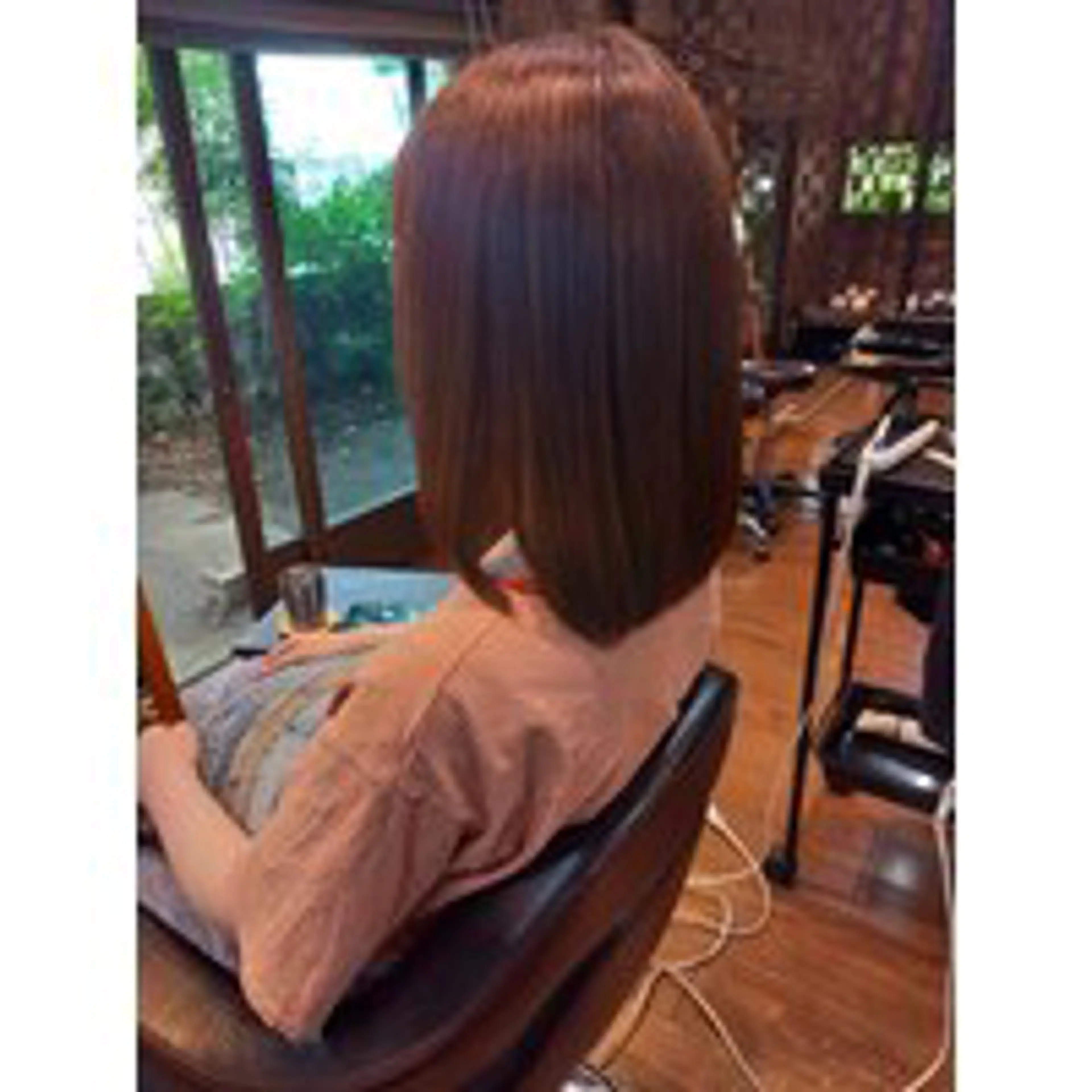 ミディアム 飯田 仁美のヘアスタイル