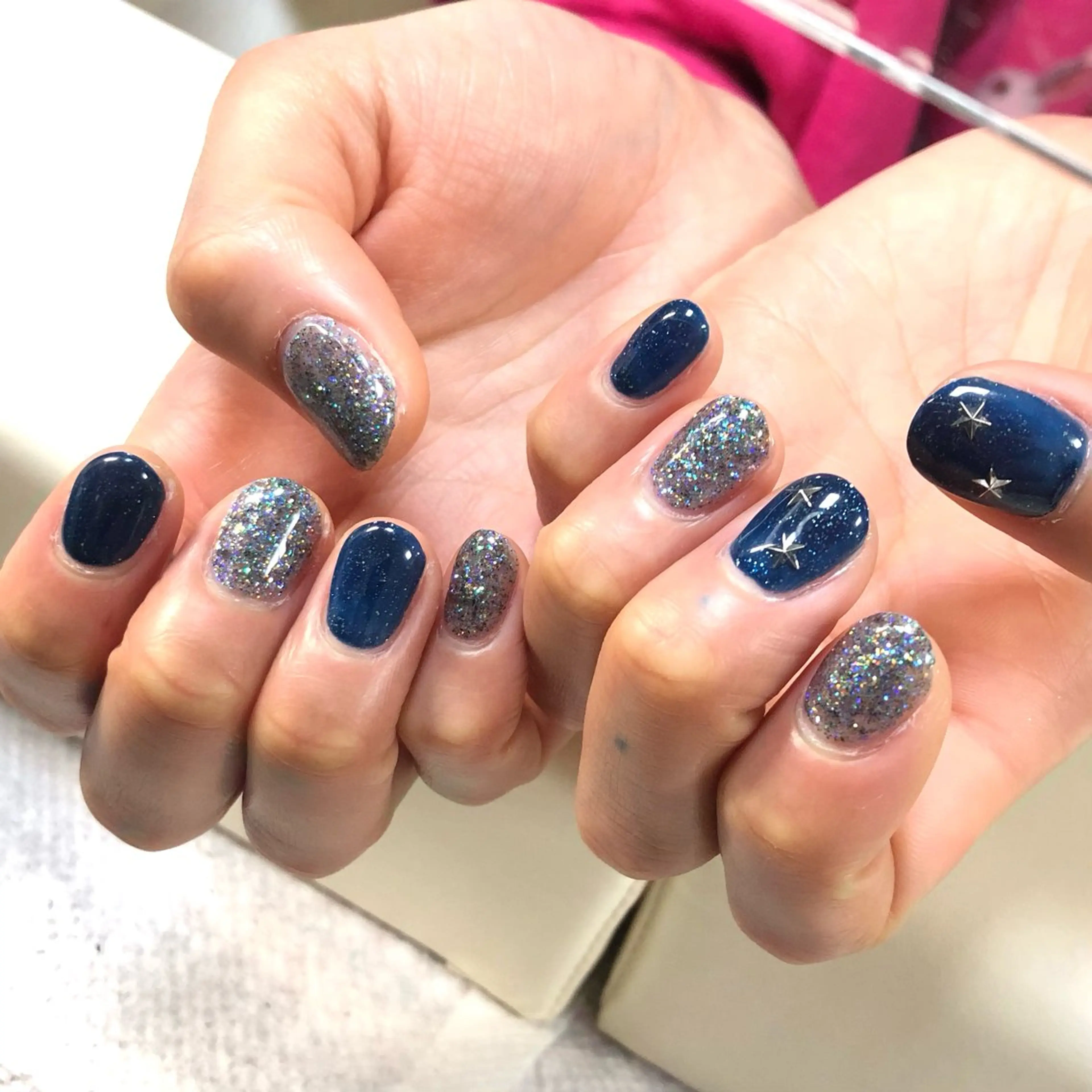 ネイル ブルー キラキラネイル ラメ(グリッター) ネイビー シンプルネイル ハンドネイル salon *meehoのネイルデザイン