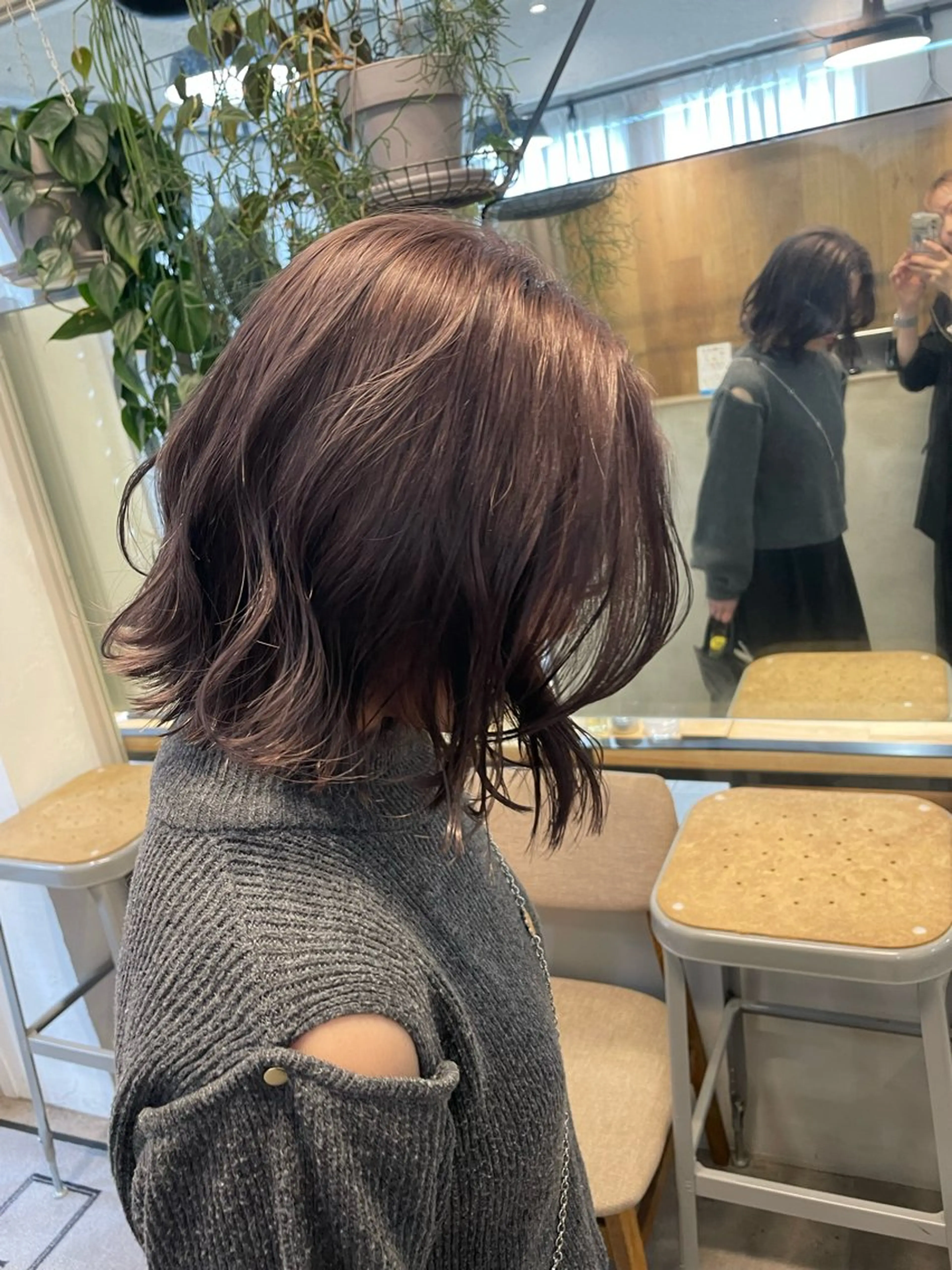 ショート カラー ミルクティー× グレージュMOMOのヘアスタイル