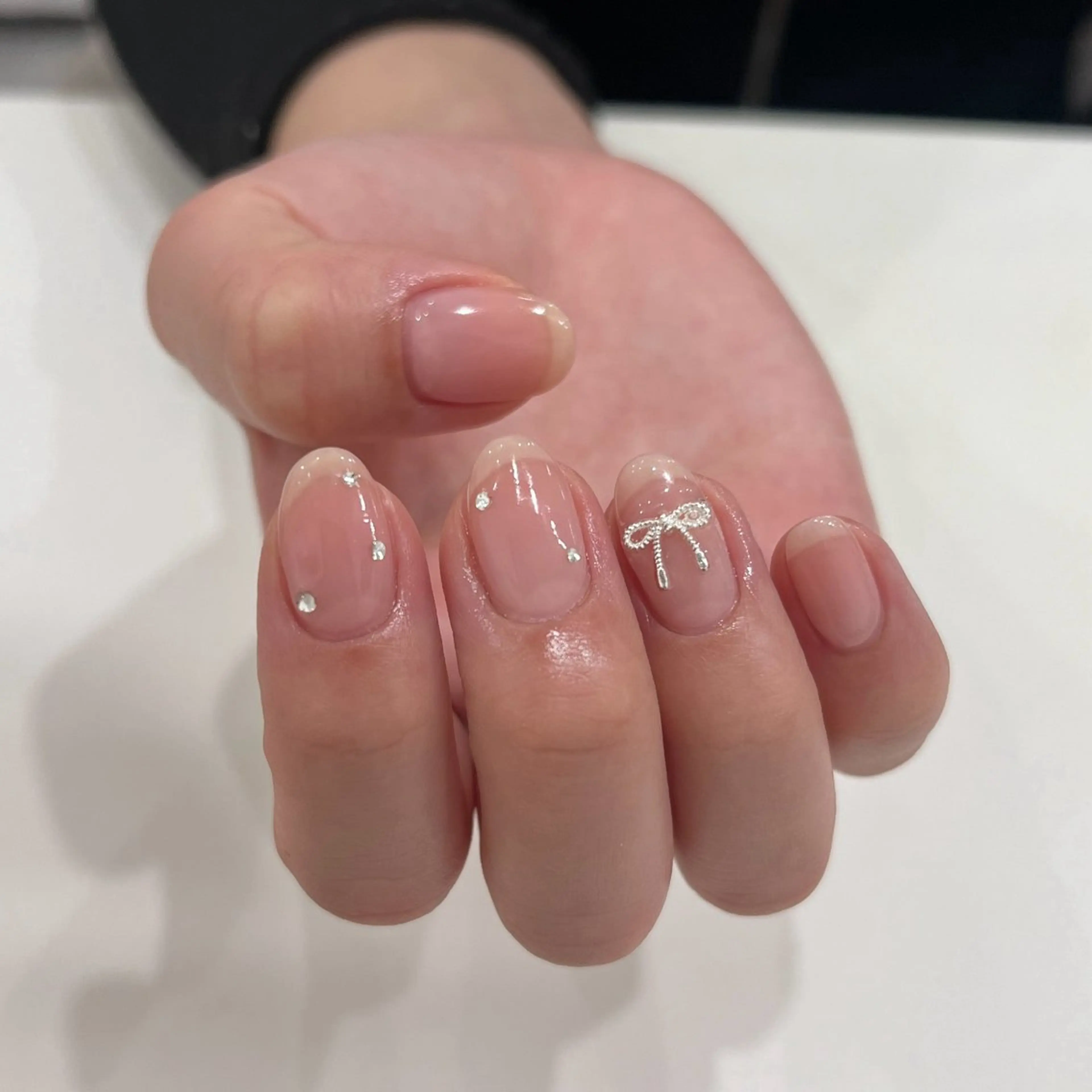 ネイル SHIORI🐈‍⬛ 韓国⌇ワンホンネイルのネイルデザイン