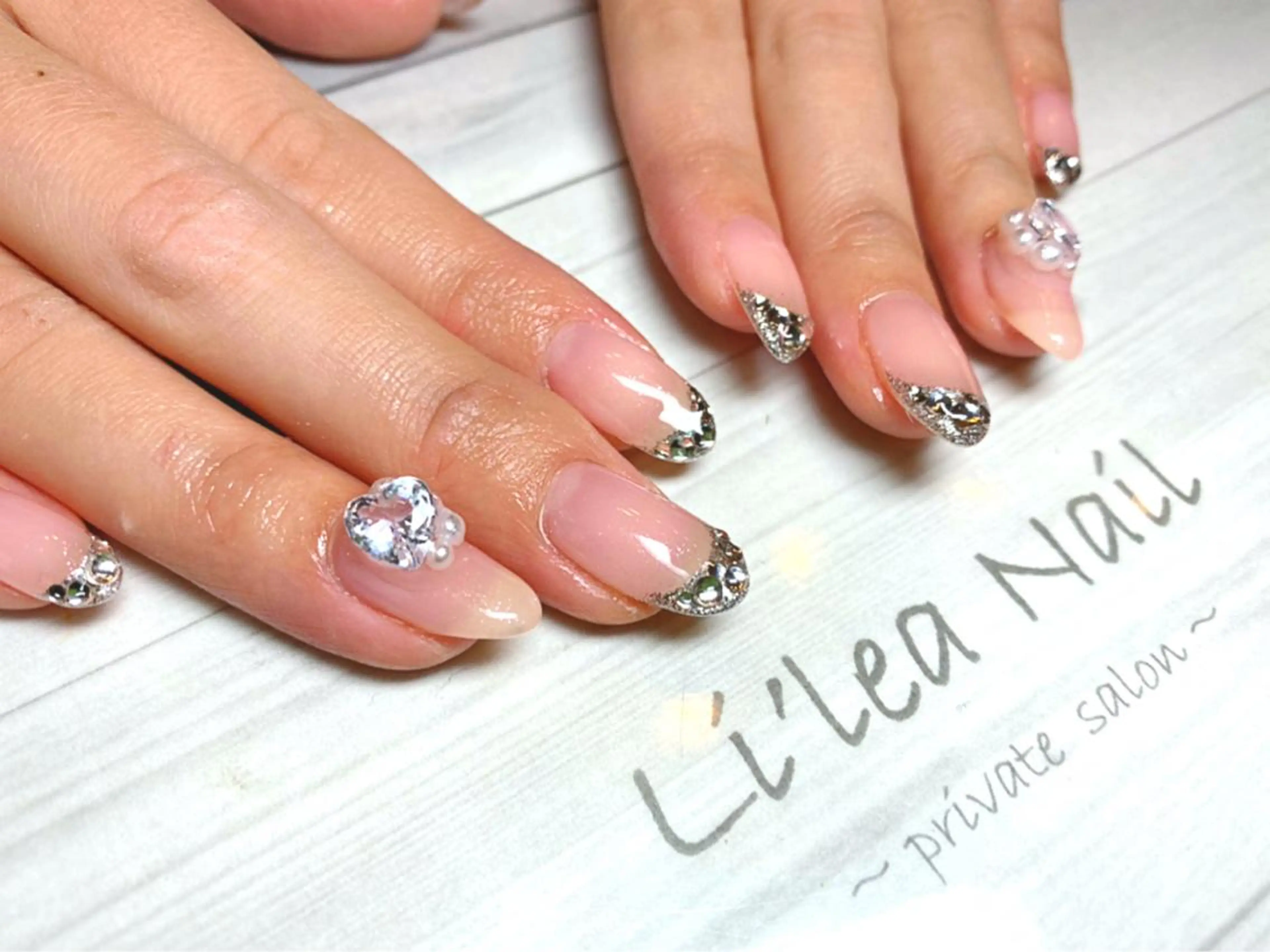 ネイル Li'leaNail AINAのネイルデザイン