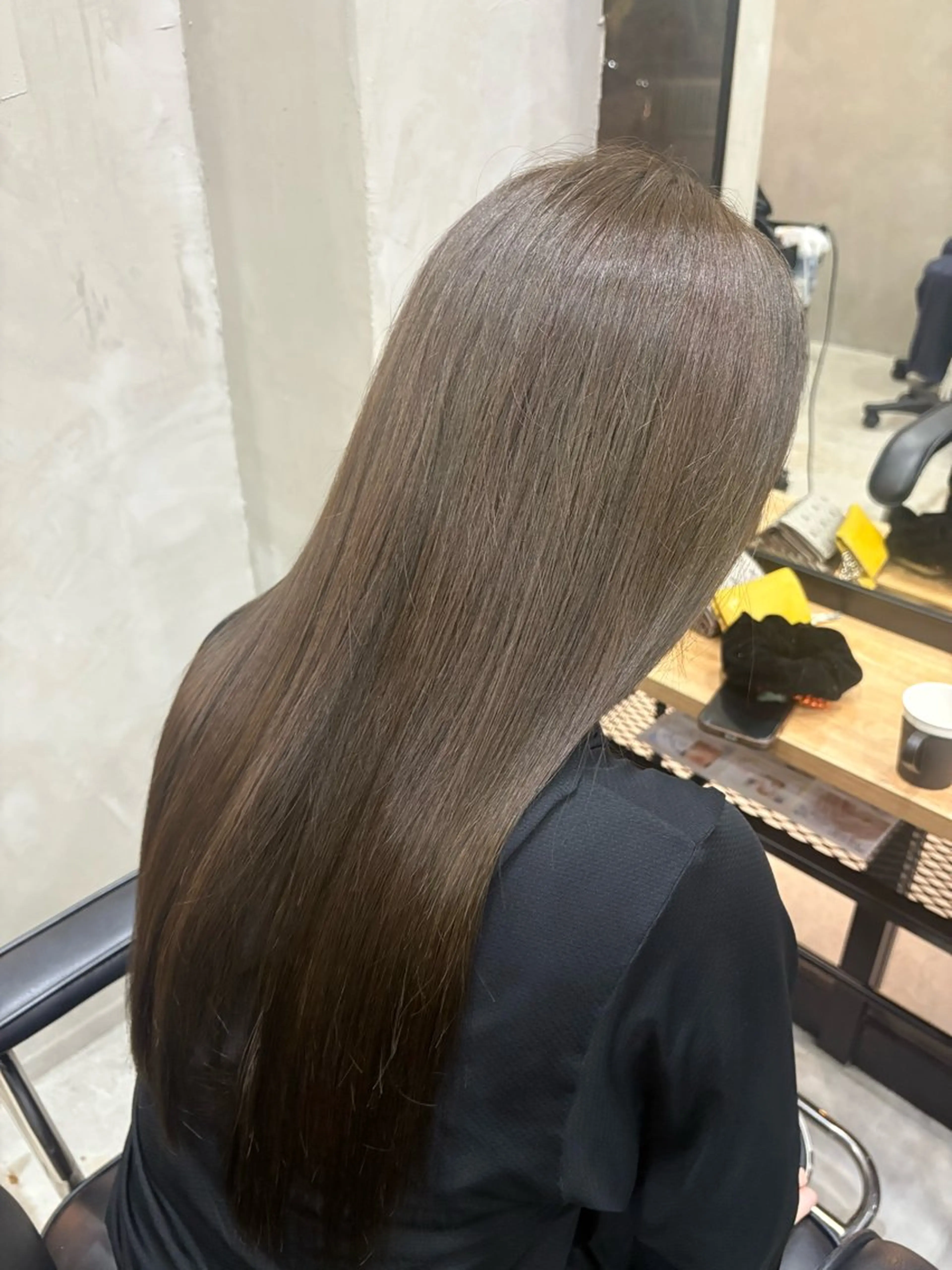 カラー ベージュカラー オリーブベージュ レッドカラー かわうち れなのヘアスタイル