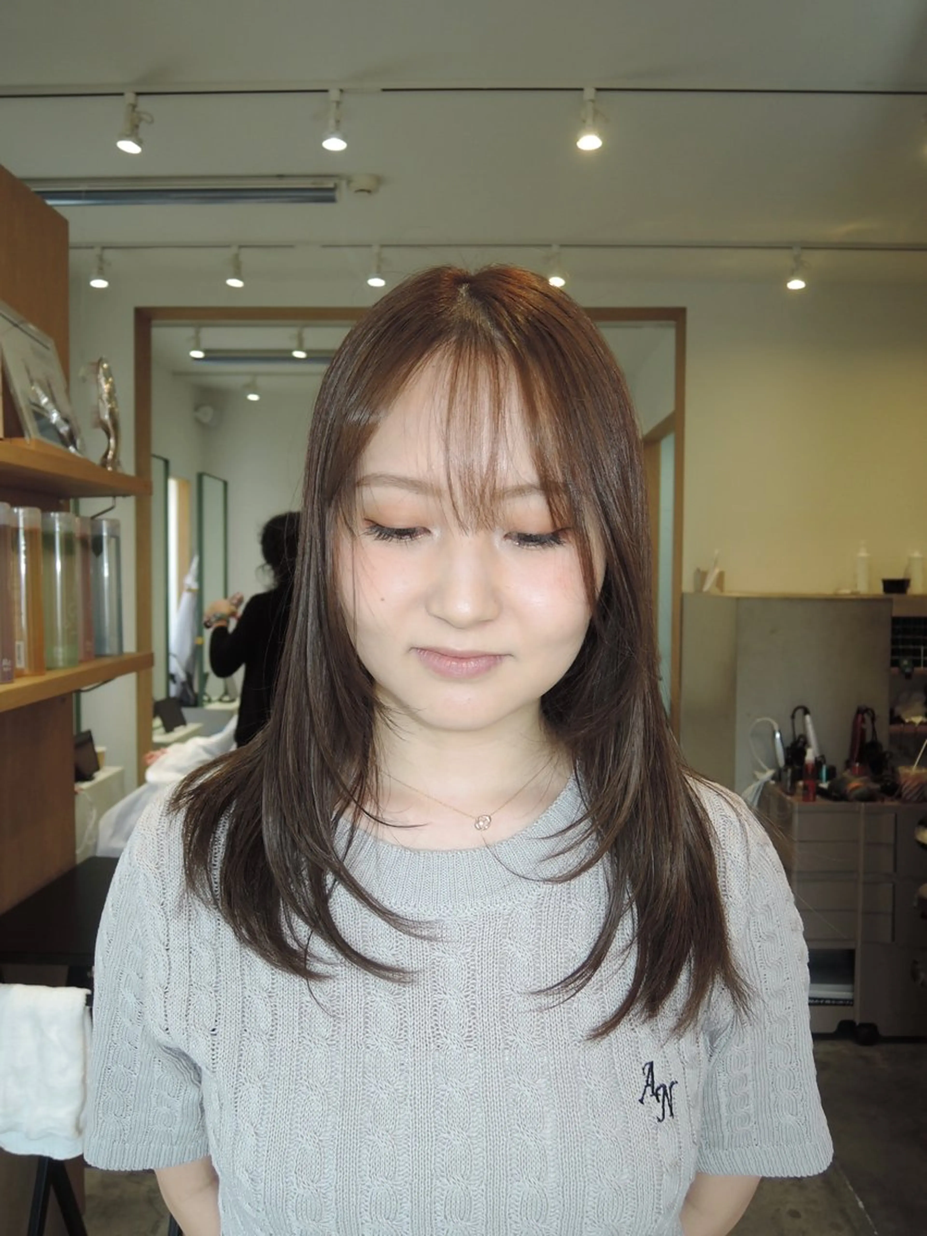 ミディアム YUI／レイヤー カット/透明感カラーのヘアスタイル