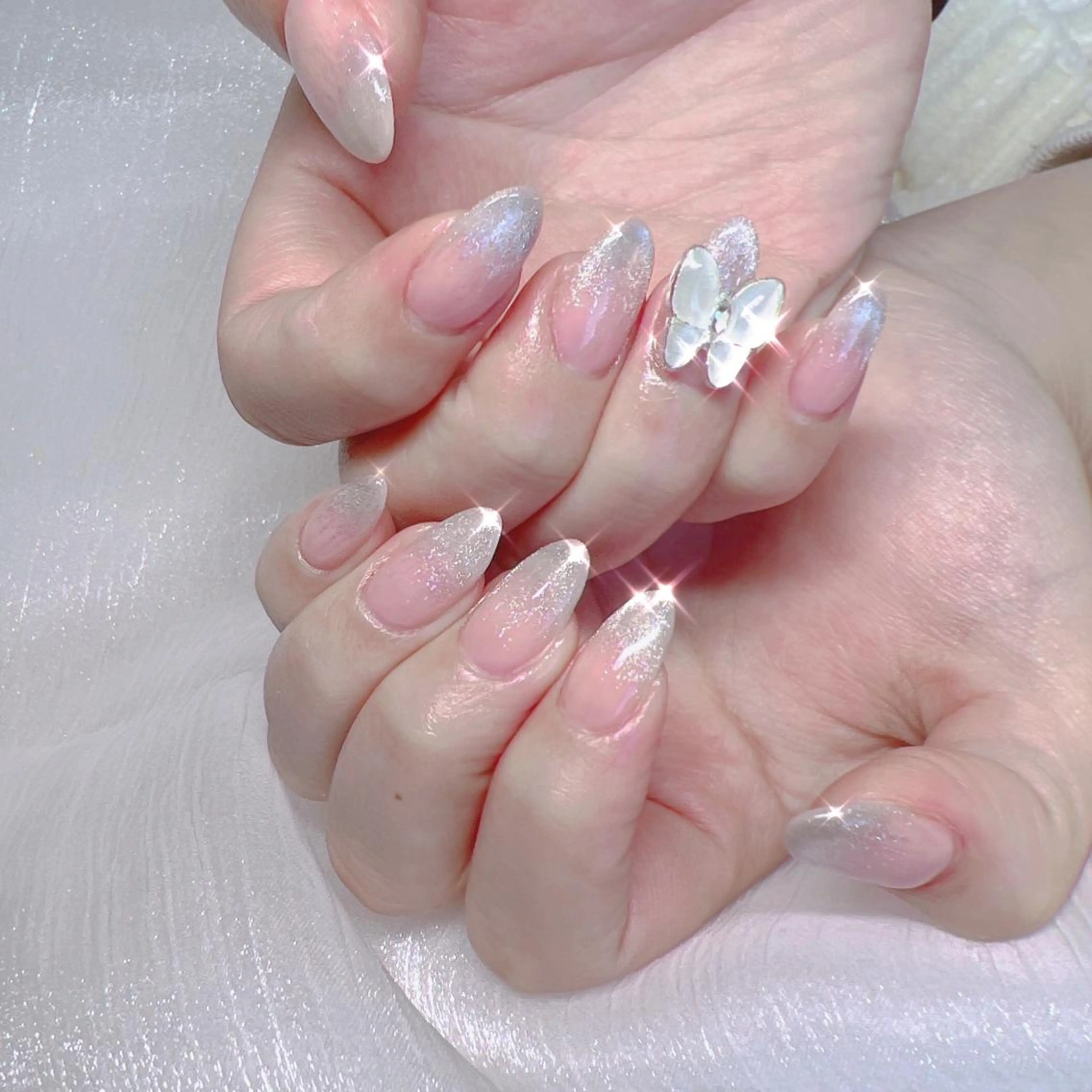 ネイル オーロラネイル フットネイル フレンチネイル ジェルネイル 韓国ネイル ハンドネイル ハンドケア 【ENサロン】 Rei🎀Nailのネイルデザイン