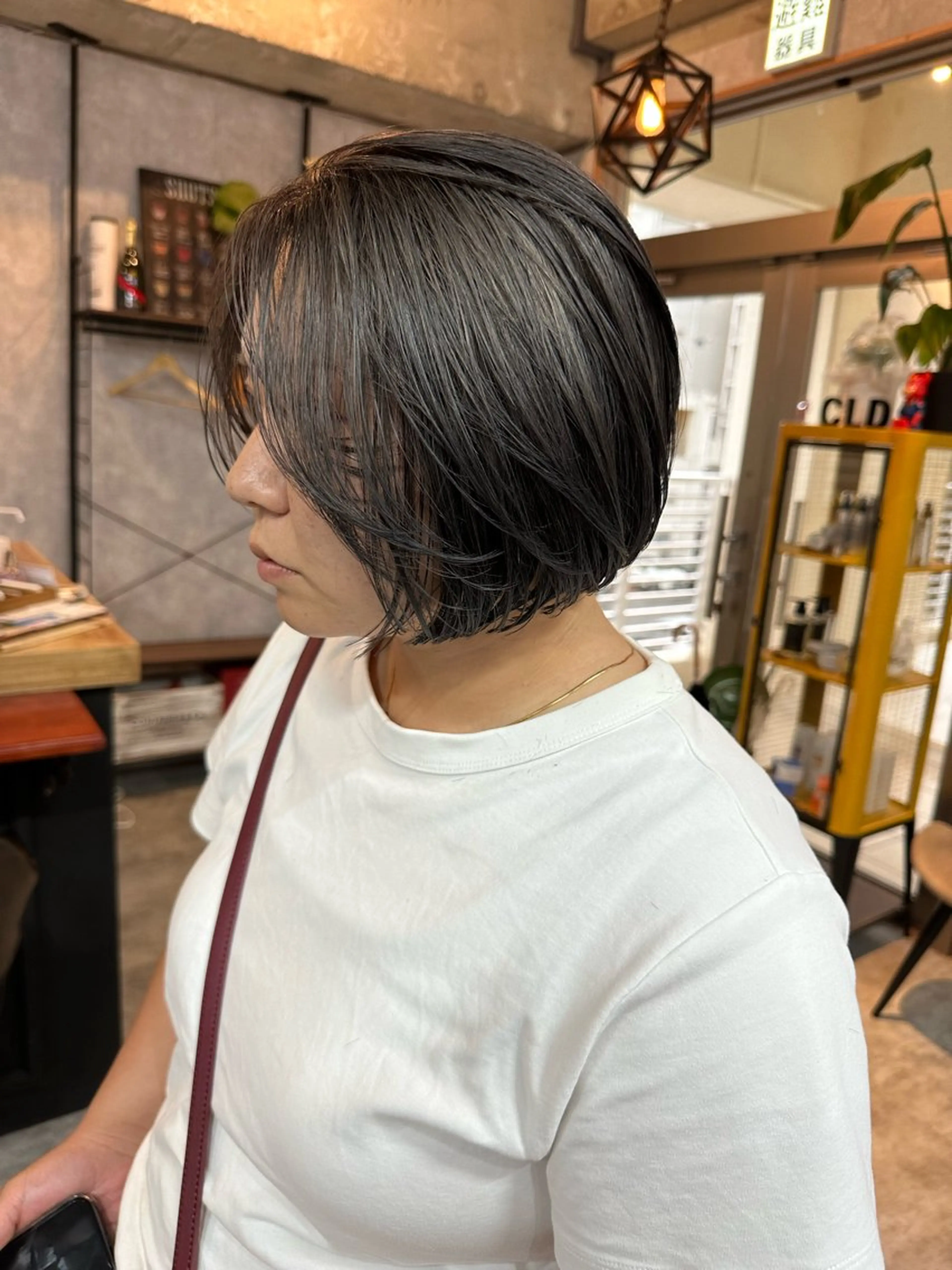 ショート 切りっぱなしボブ ショートボブ ハンサムショート 丸みショート ボブ カット ヘアカラー トリートメント モテ髪/ボブ/ショー ト/アダチフウトのヘアスタイル