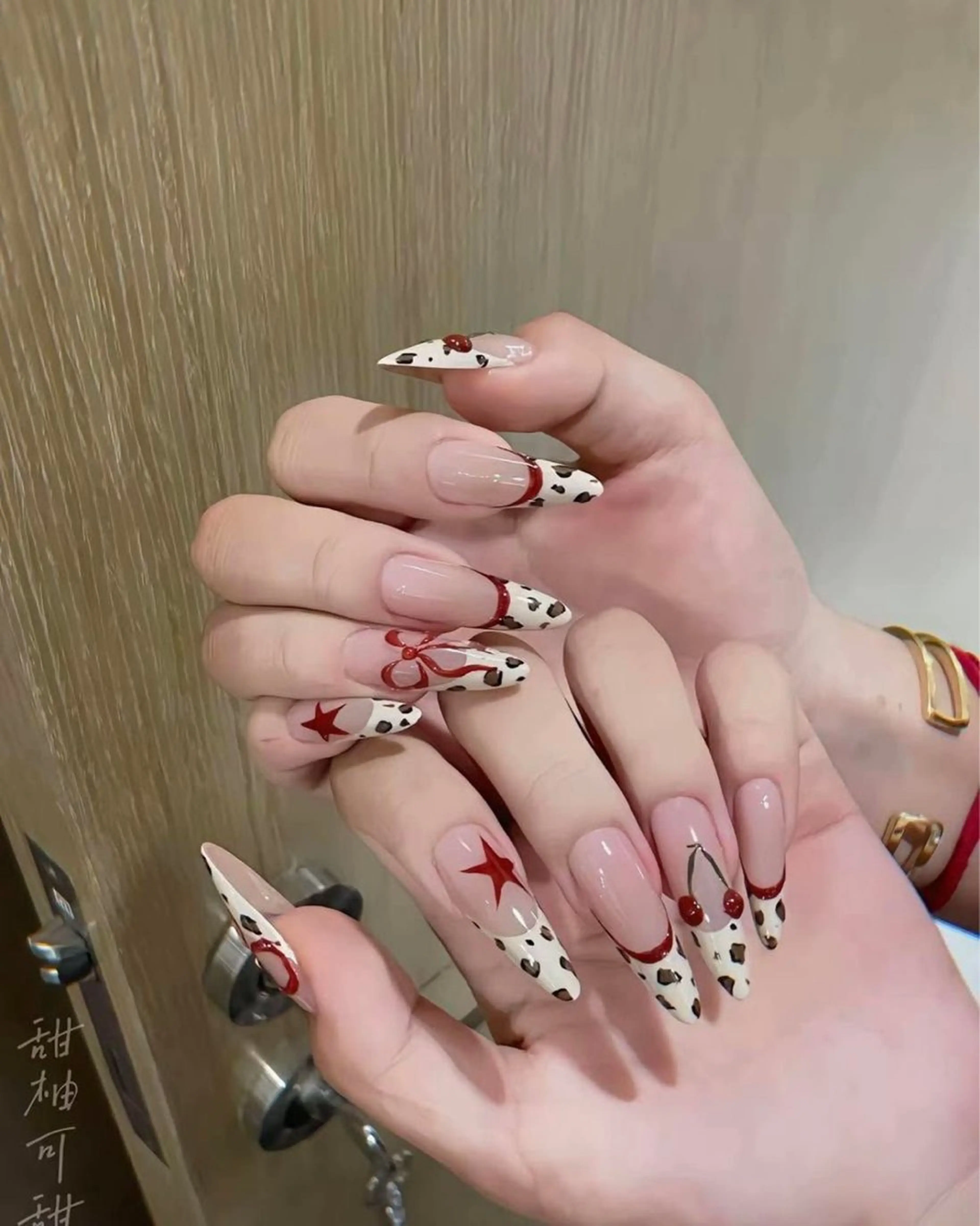 ネイル アートネイル 長さ出し ジェルネイル マグネットネイル ニュアンスネイル Cloudy Chan Nailのネイルデザイン