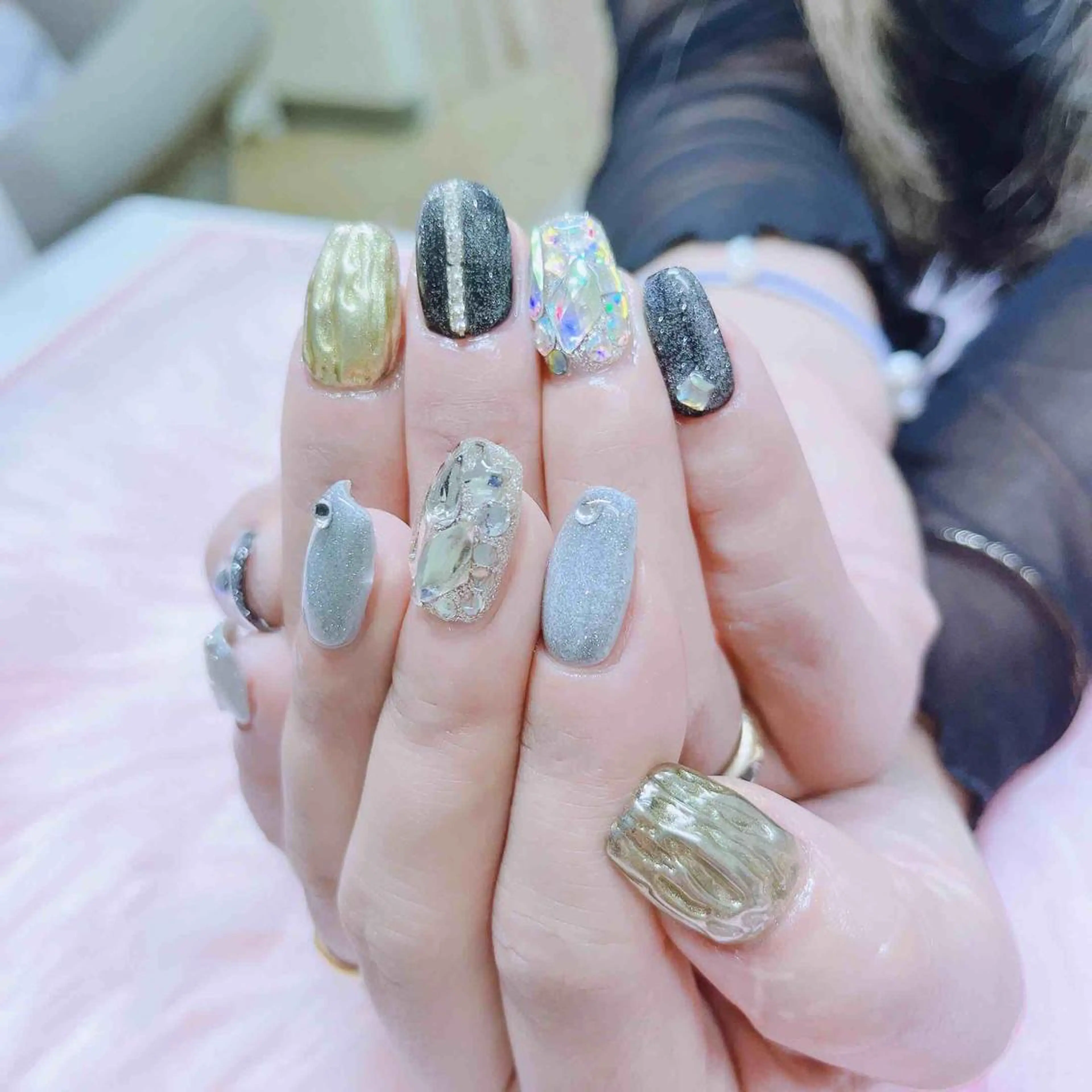 ネイル ハンドネイル MoonNail ユリ🌸のネイルデザイン