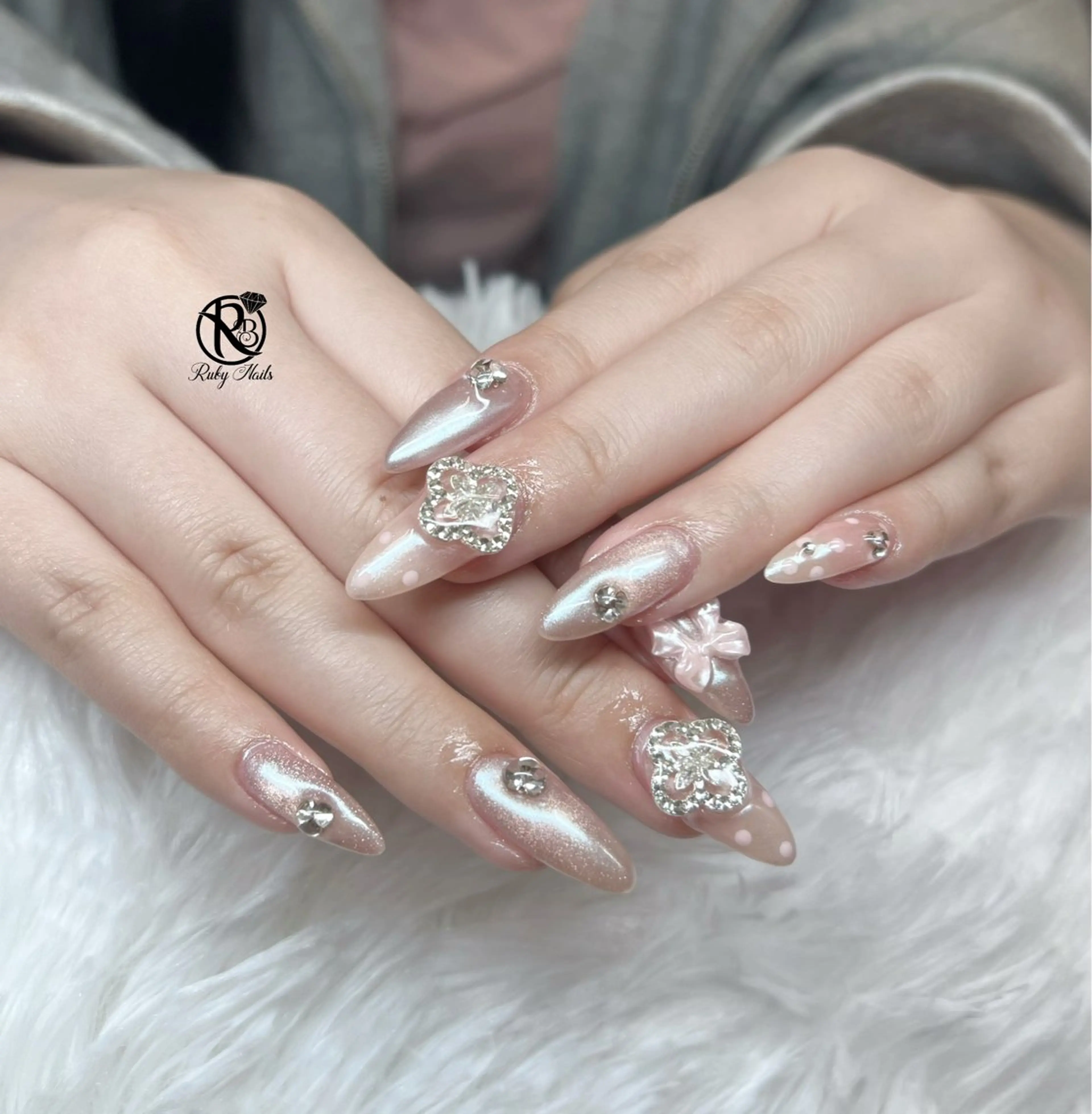 ネイル ボルドー ブラウン チークネイル ドット フットネイル ハンドネイル RUBY Nail 日暮里店のネイルデザイン