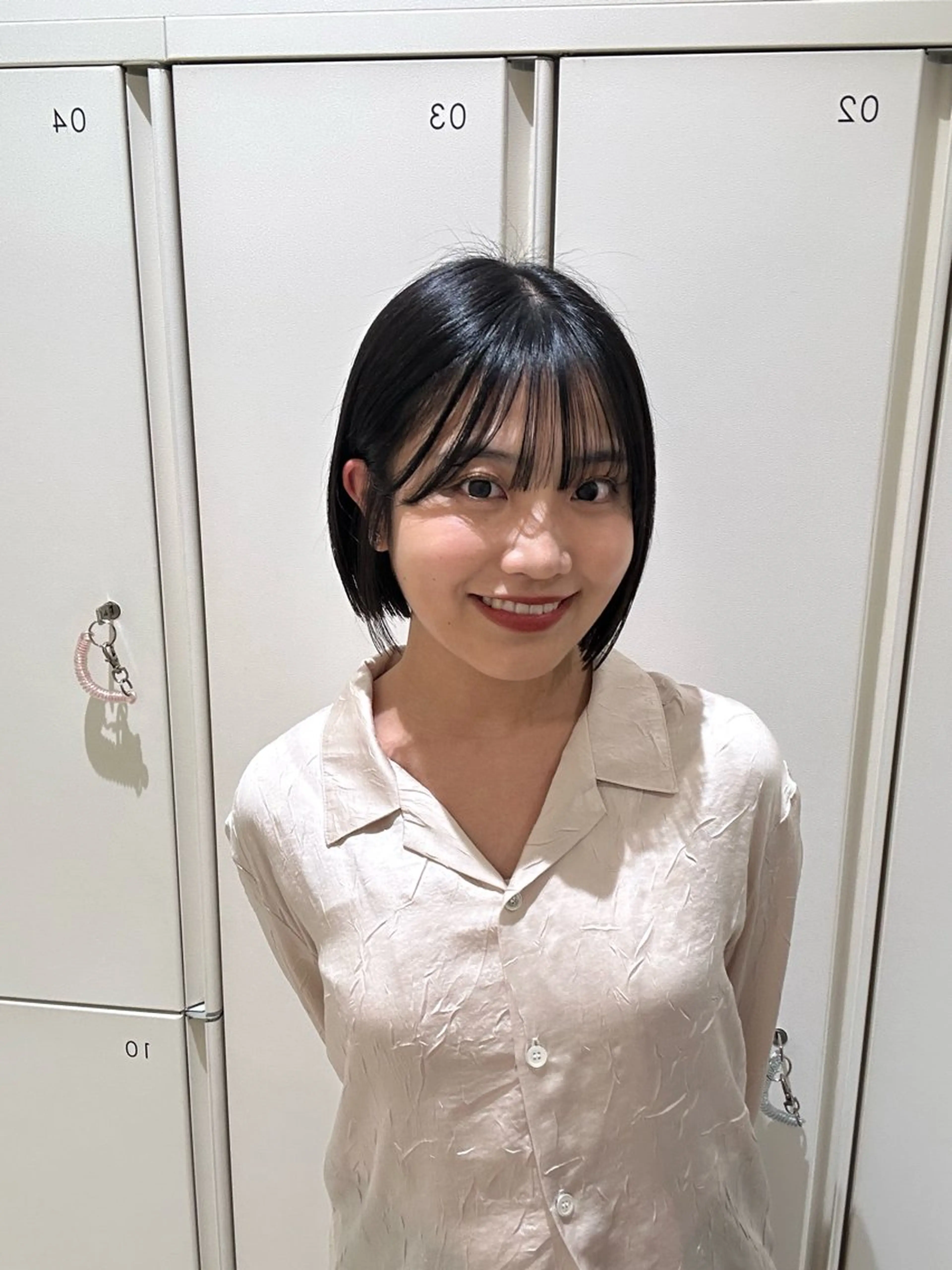 ショート カラー ヘアアレンジ タイトボブ個性派カラ ーAKANEのヘアスタイル