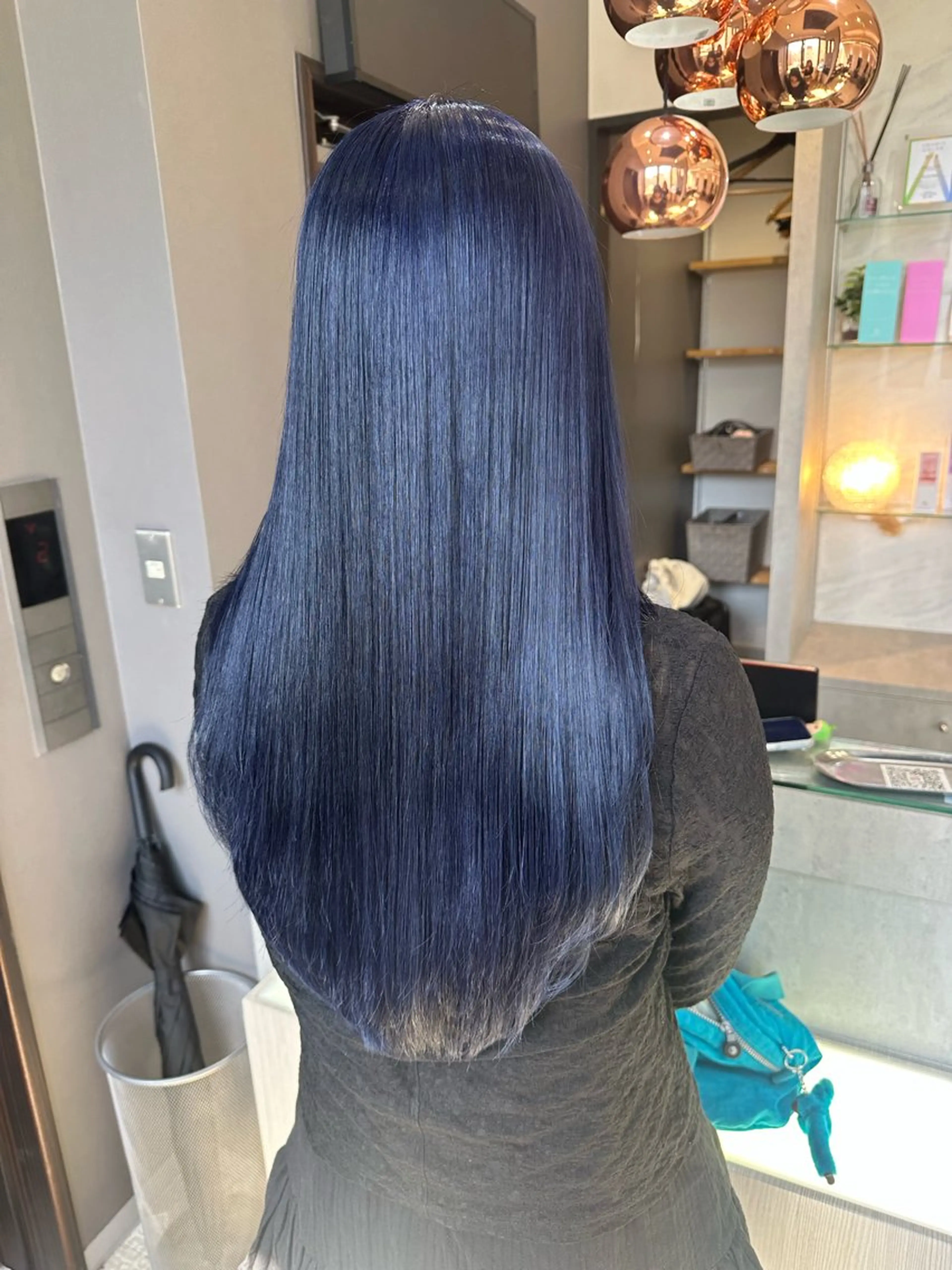ロング カラー ブリーチ デザインカラー ハイトーンカラー カット ヘアカラー トリートメント AYAKASA 暖色カラー/レイヤーのヘアスタイル
