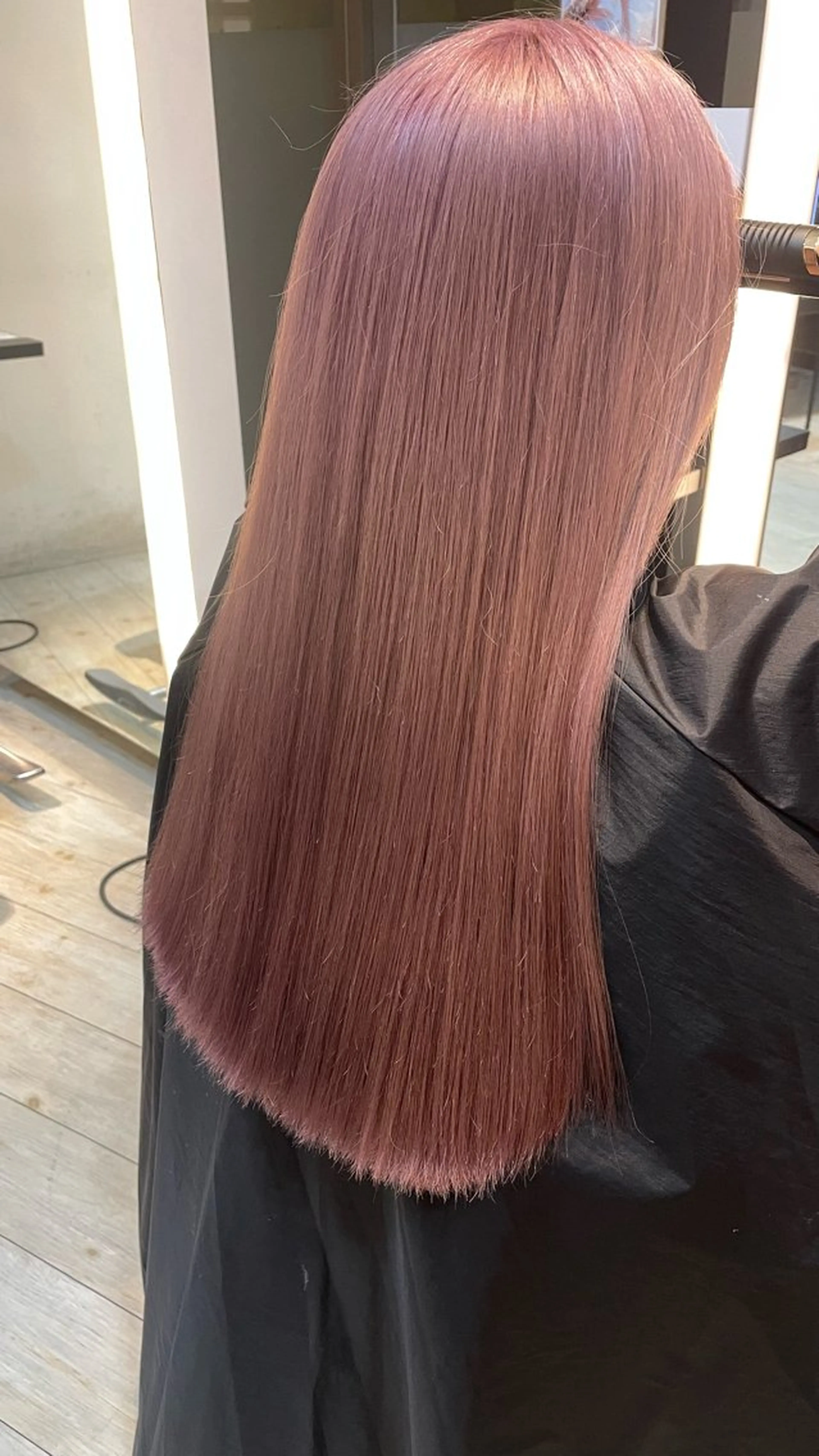 ロング カラー ヘアカラー トリートメント ブリーチ/髪質改善/ ハイトーン/暖色のヘアスタイル