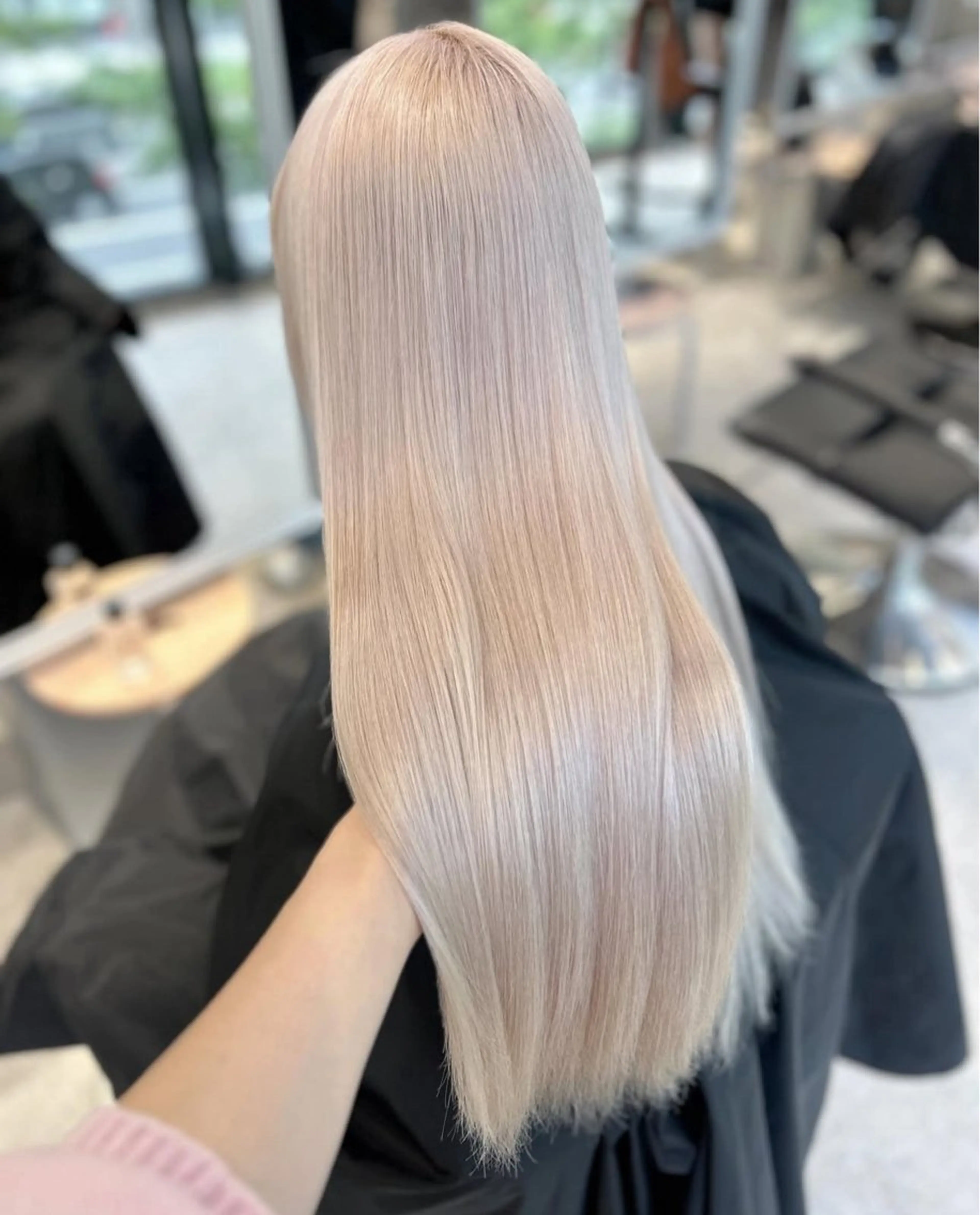 ロング カラー PELE ハイトーン RIMUのヘアスタイル