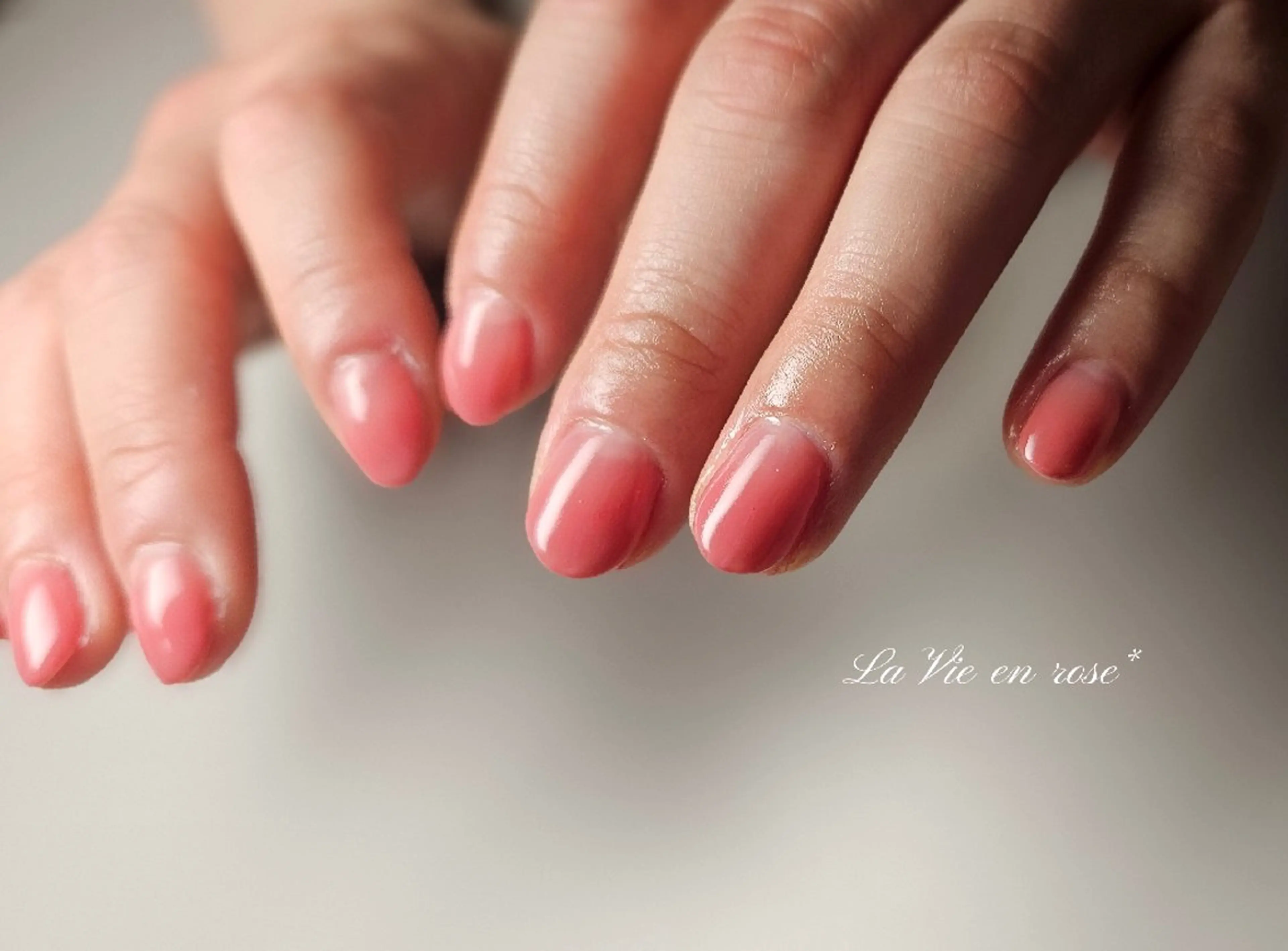 ネイル グラデーション ラヴィアン ローズのネイルデザイン