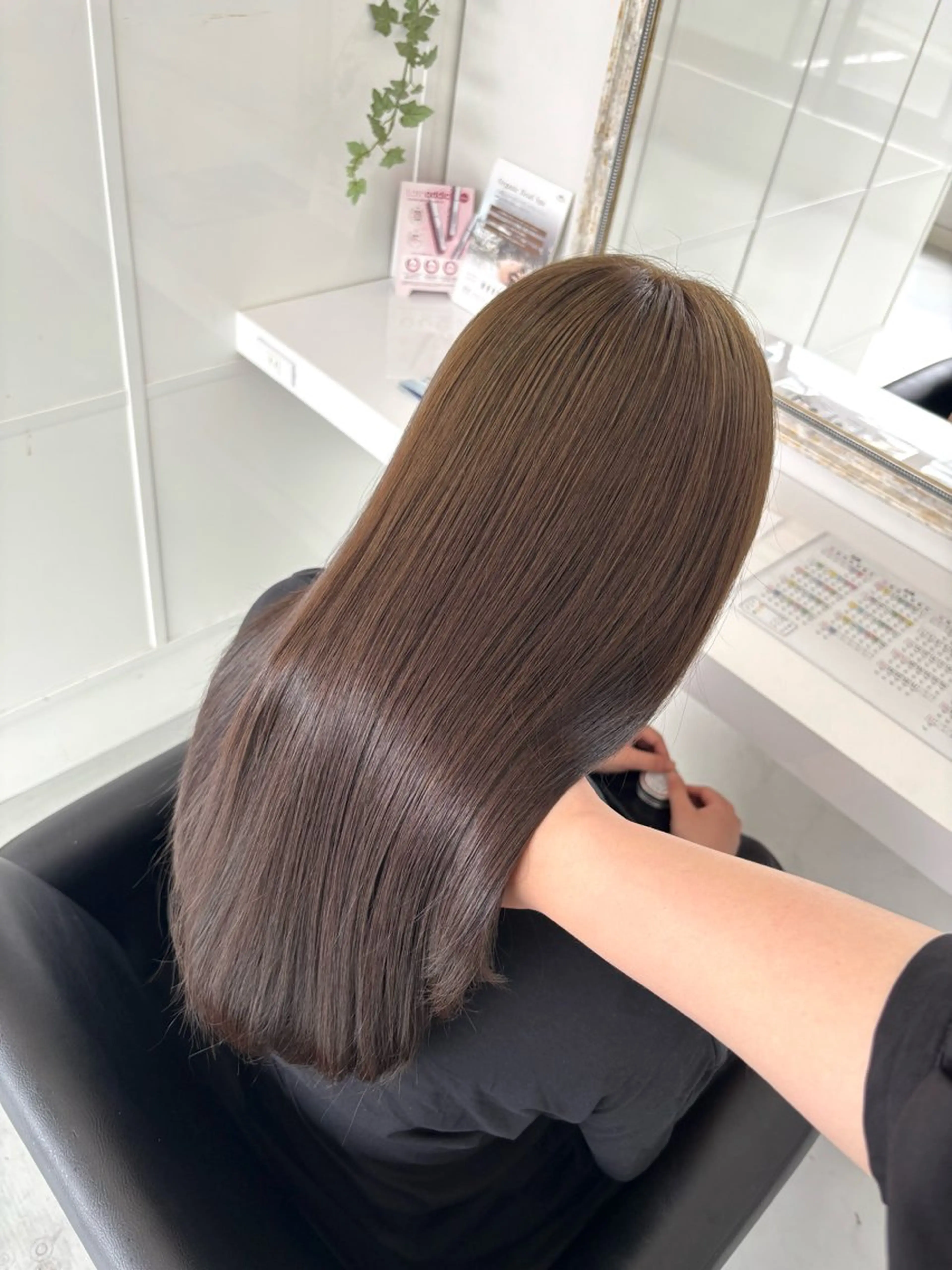 ロング カット ヘアカラー トリートメント 超透明感カラー🦋韓 国羽エクステ🪽🫧のヘアスタイル