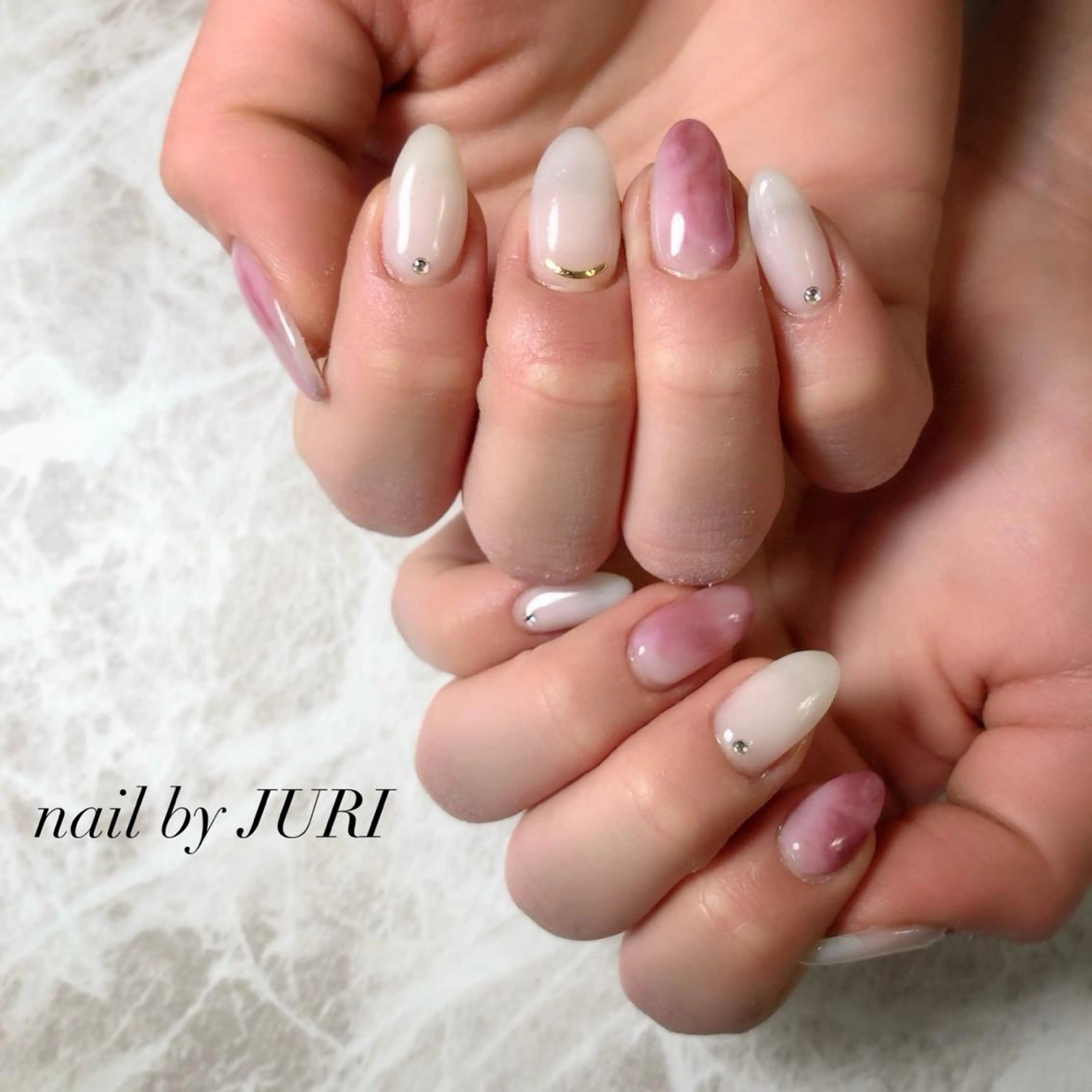 ネイル フットネイル フレンチネイル ジェルネイル ラメ(グリッター) ラメグラデーション NEO Beauty Salon所属・𝐍𝐄𝐎 𝐉𝐔𝐑𝐈のネイルデザイン