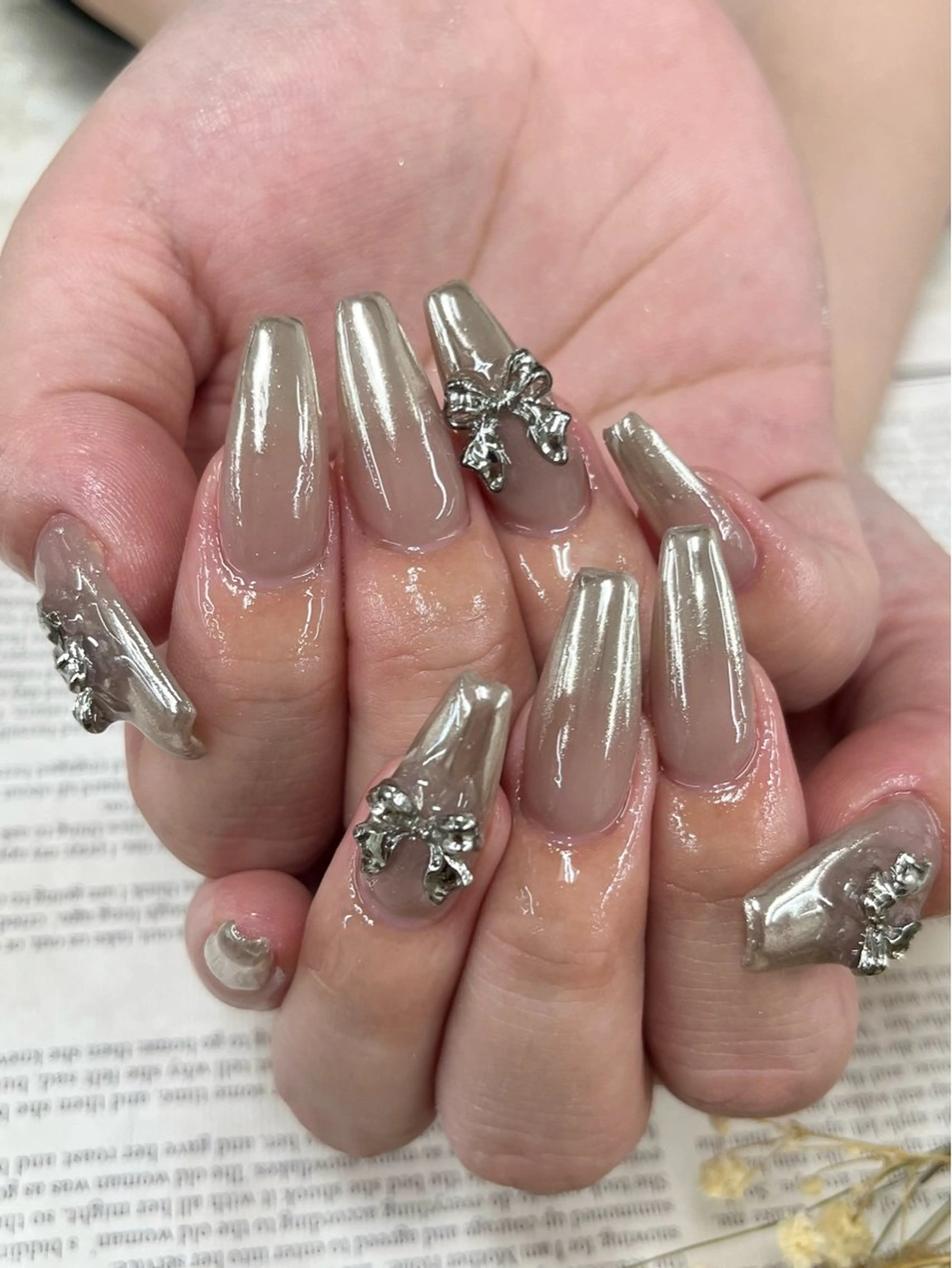 ネイル リボン ハンドネイル Basic町田本店 Suzunaのネイルデザイン