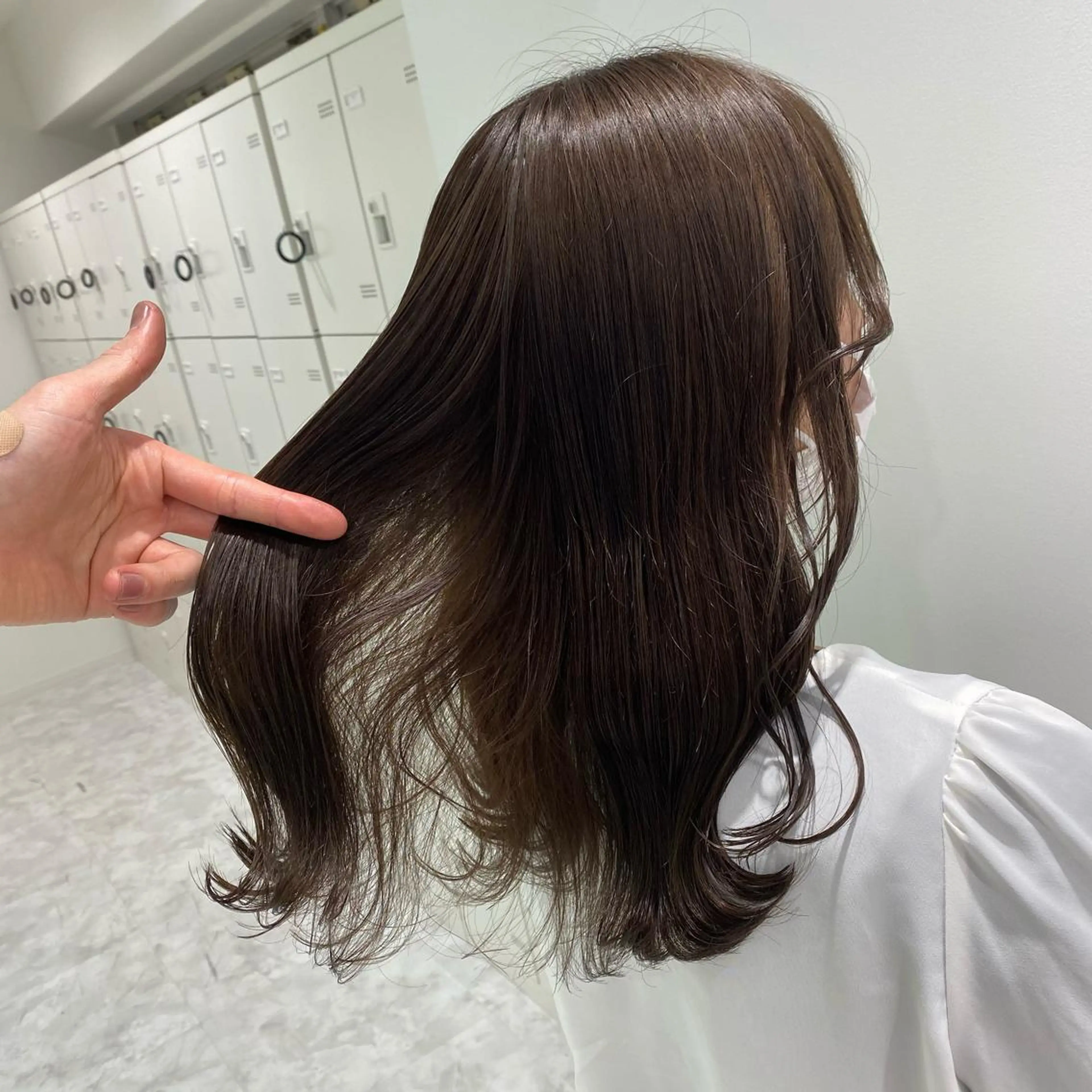 セミロング カラー パーマ ヘアアレンジ ネイル マツエク・マツパ 韓国風ベージュ🤎 赤みなし🌿横浜🤎のヘアスタイル