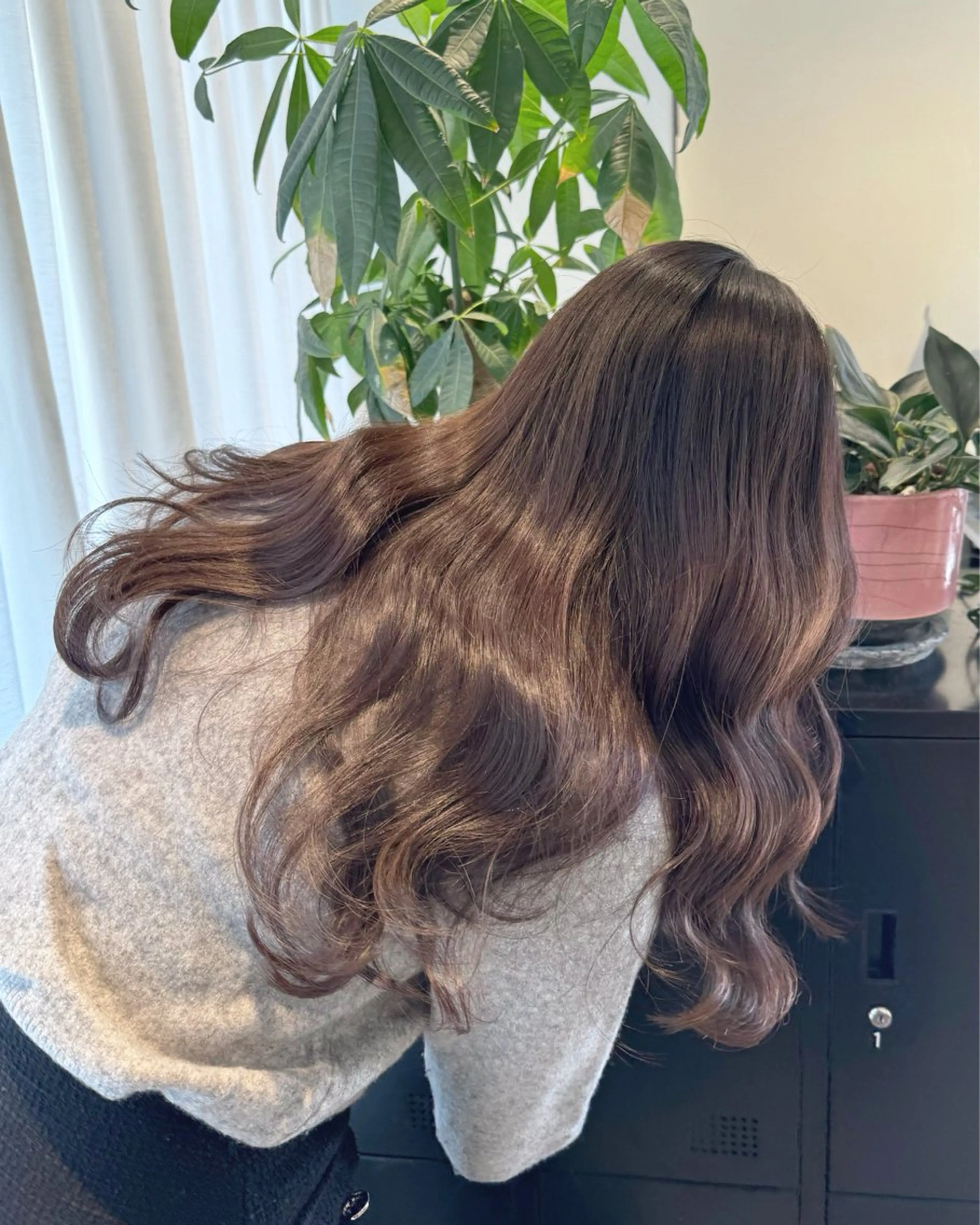 ロング カラー 透明感カラー グレージュ ayaka♡ 柔らかカラーのヘアスタイル