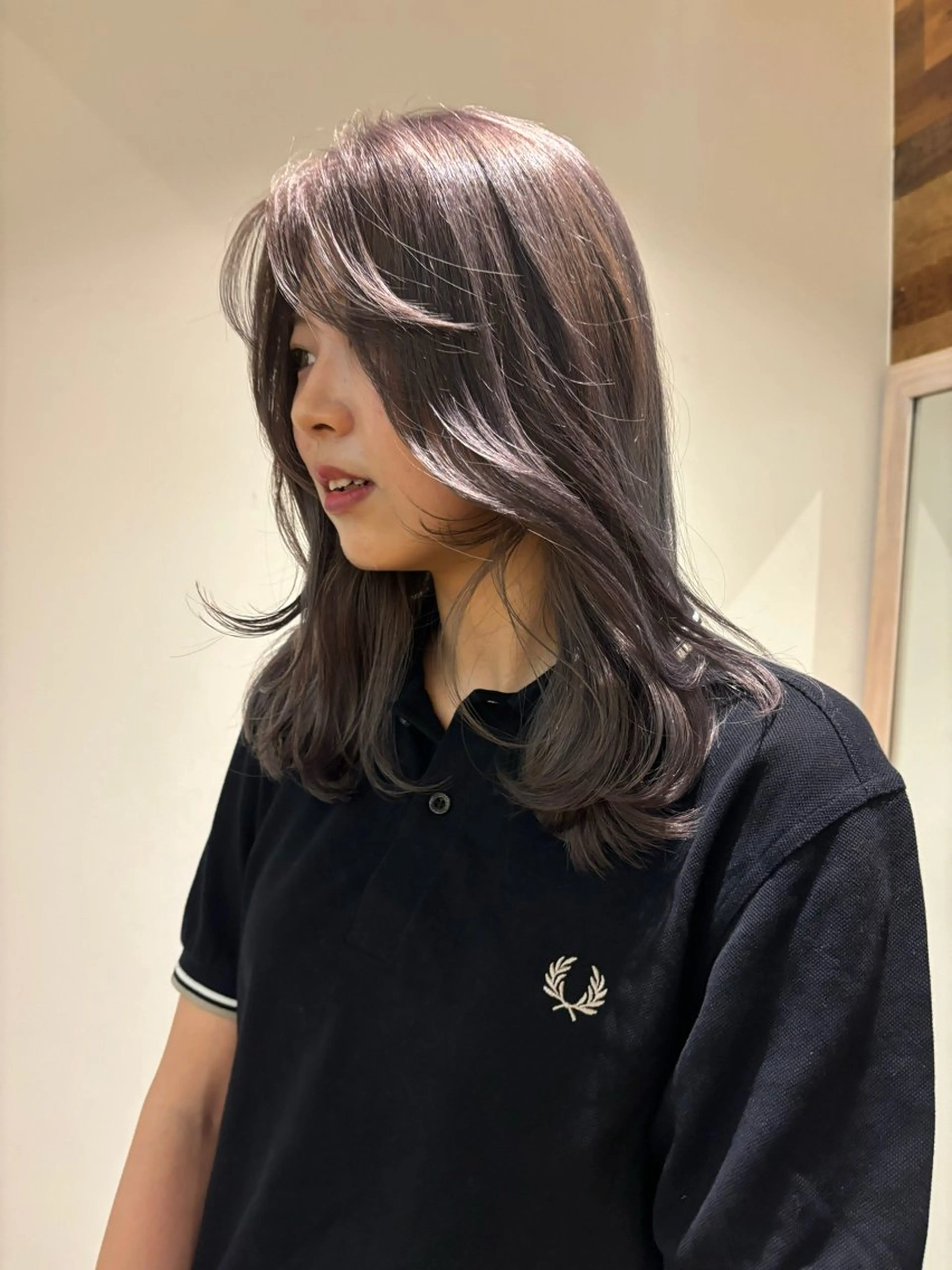 セミロング ヘアカラー 津田 里菜のヘアスタイル