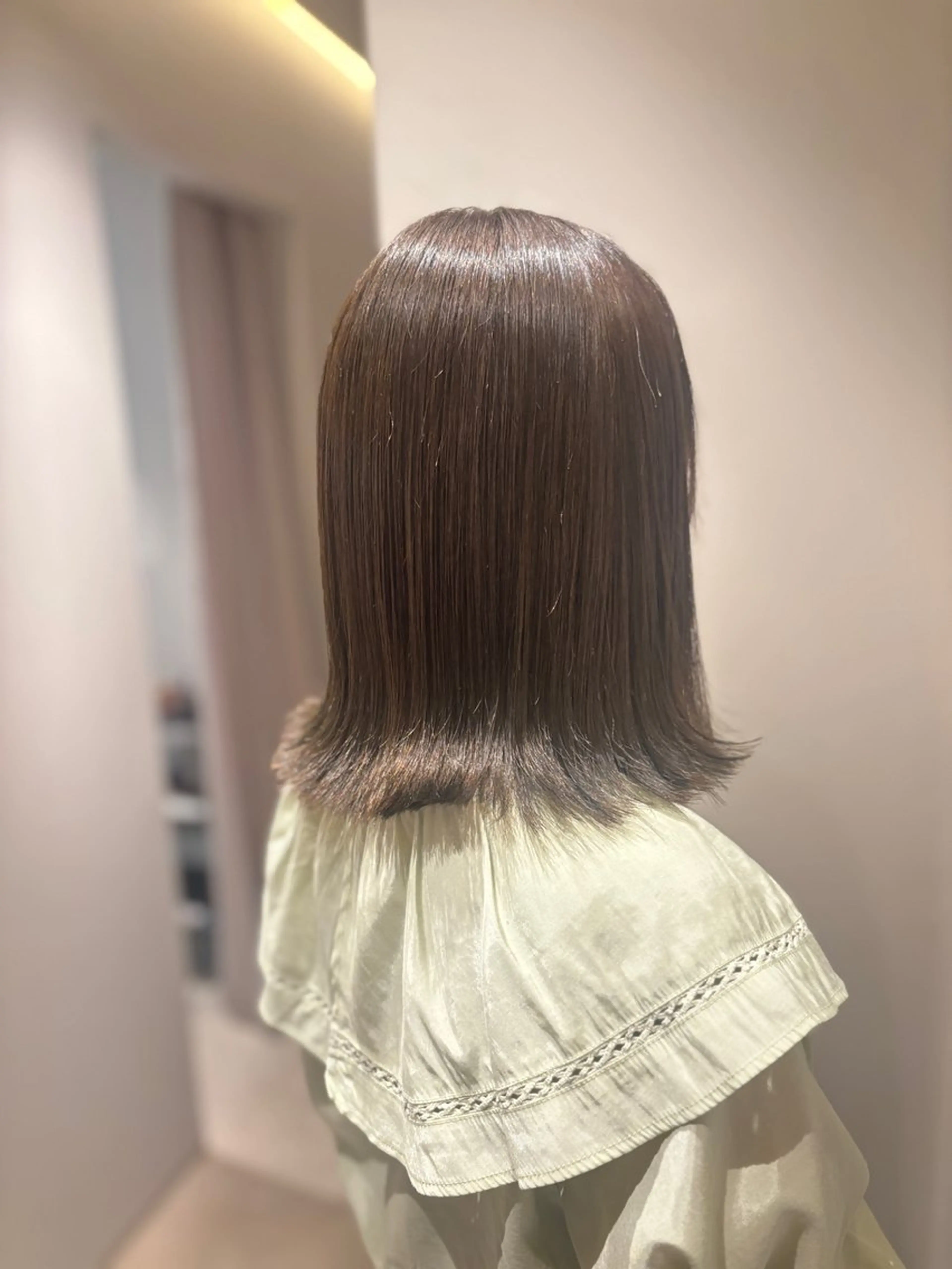 ミディアム カラー カット ヘアカラー トリートメント 髪質改善カラー ブラウン🤎YUMEのヘアスタイル