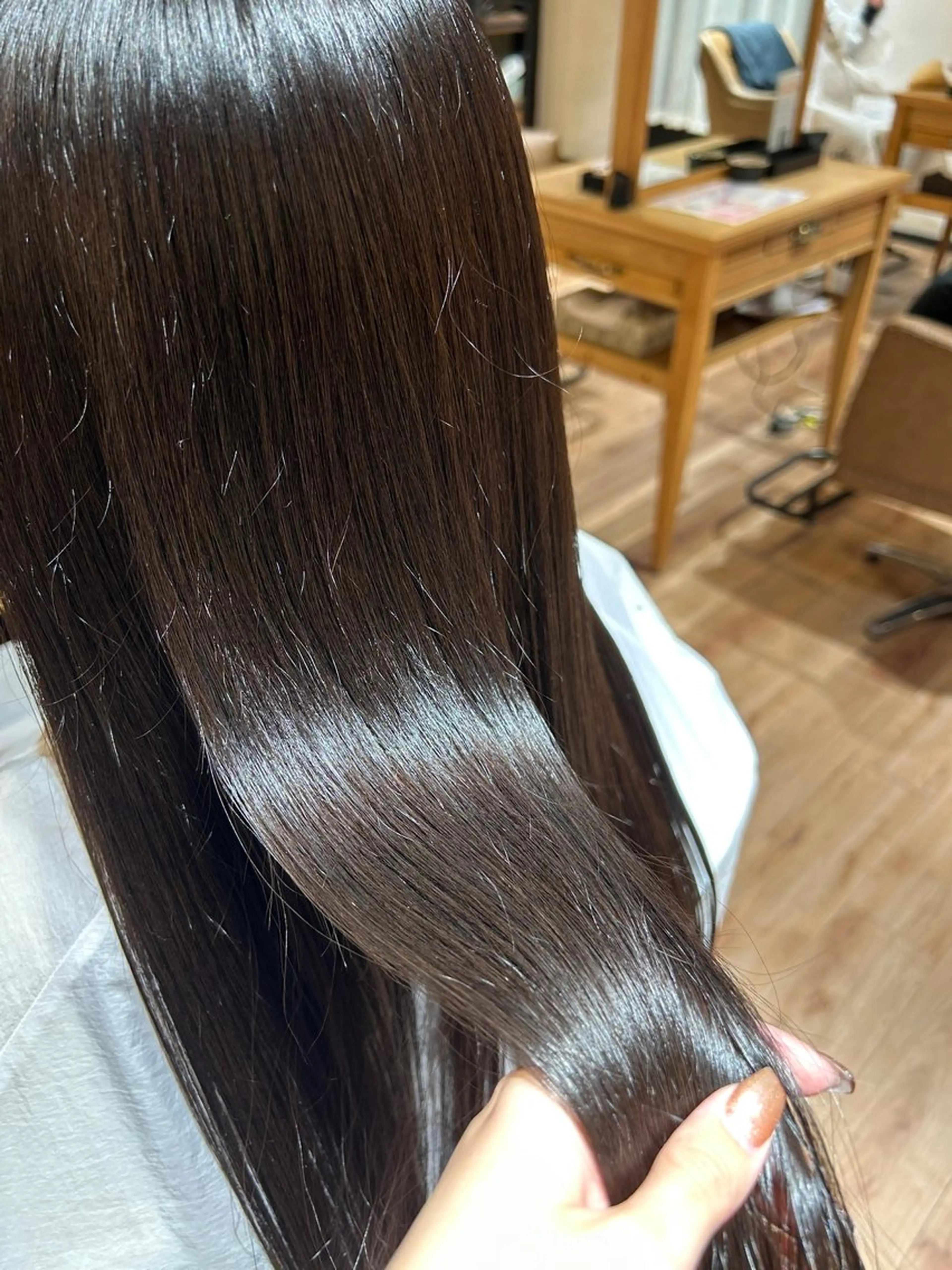 ロング カラー 巽 愛夏のヘアスタイル