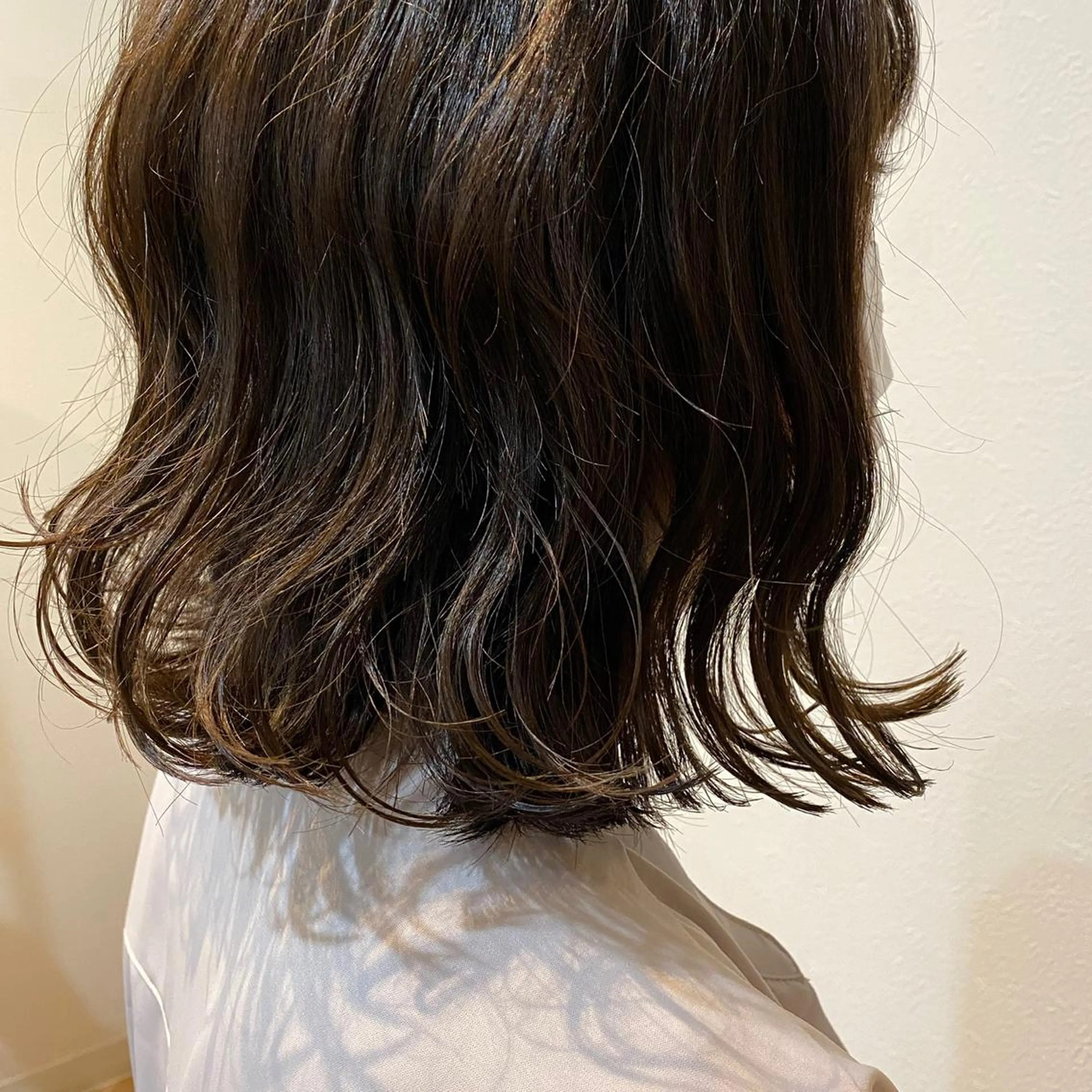 ミディアム カラー カット ヘアカラー トリートメント 髪質改善／艶カラー 🫧harunaのヘアスタイル