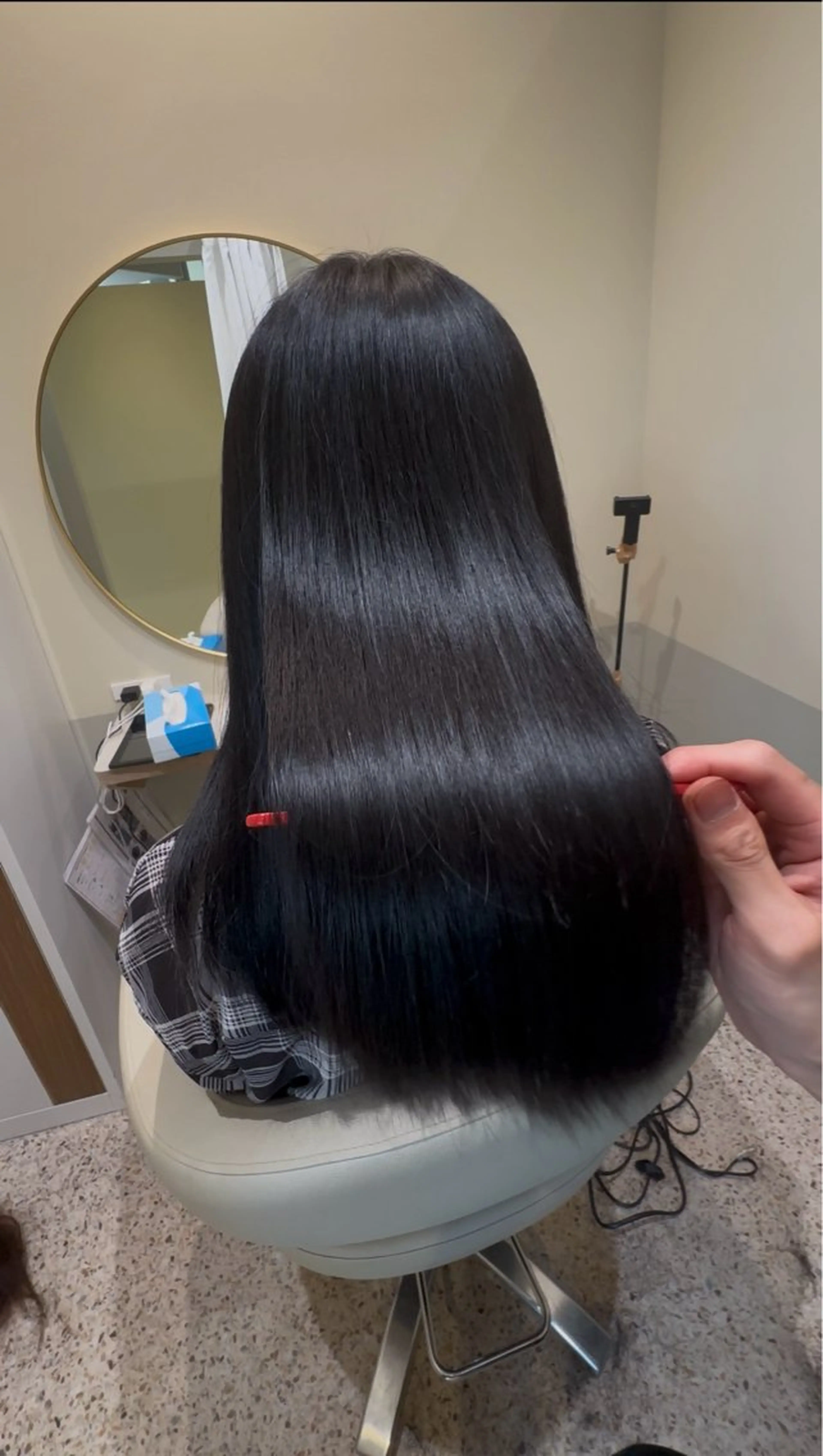 ロング カット ヘアカラー トリートメント 奥本 侑 髪質改善、ツヤ髪のその他イメージ