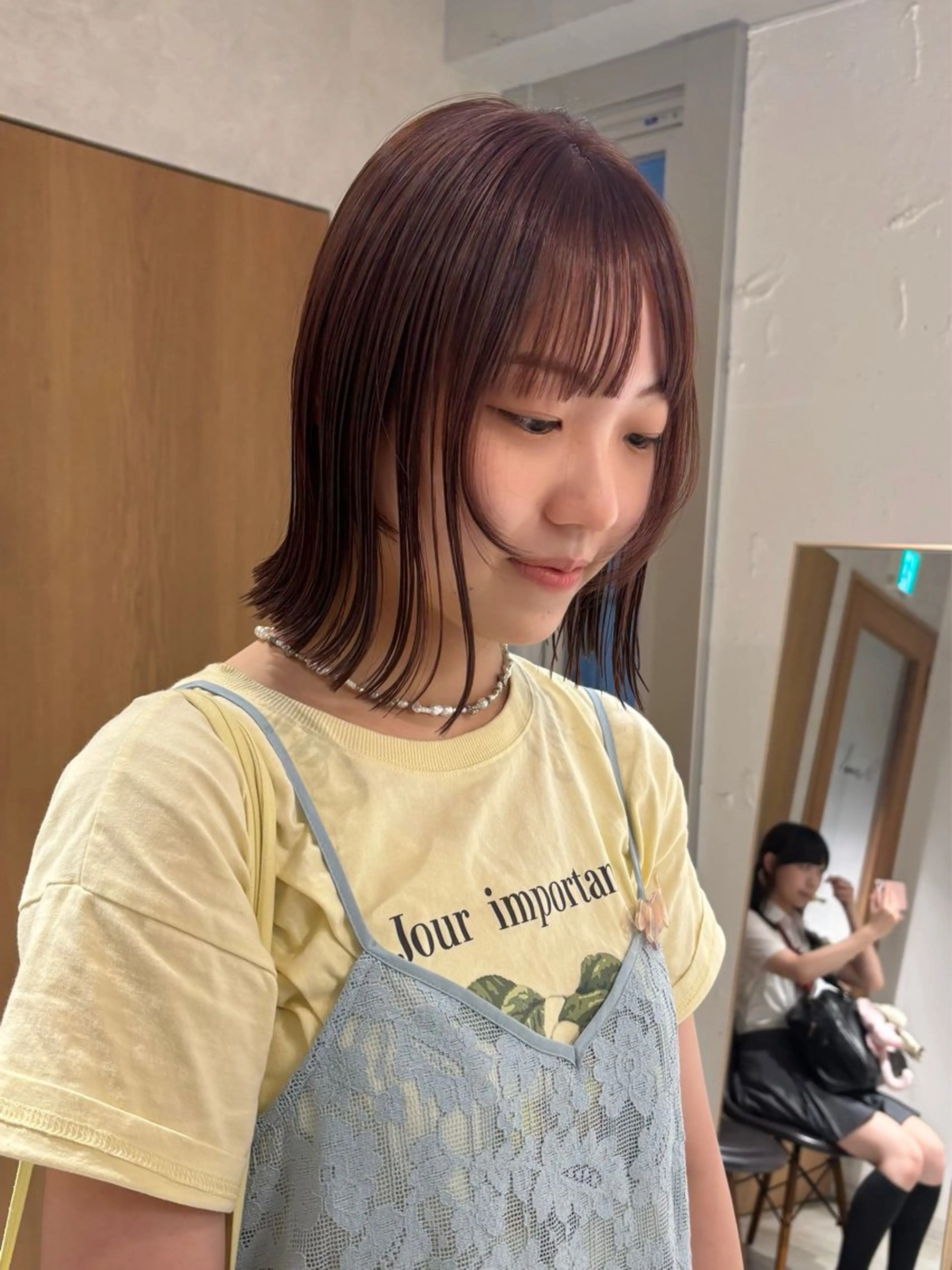 ミディアム カラー ベージュカラー ブリーチ ダブルカラー ラベンダーカラー ラベンダーベージュ カット ヘアカラー トリートメント mei|顔まわり ×透明感カラーのヘアスタイル