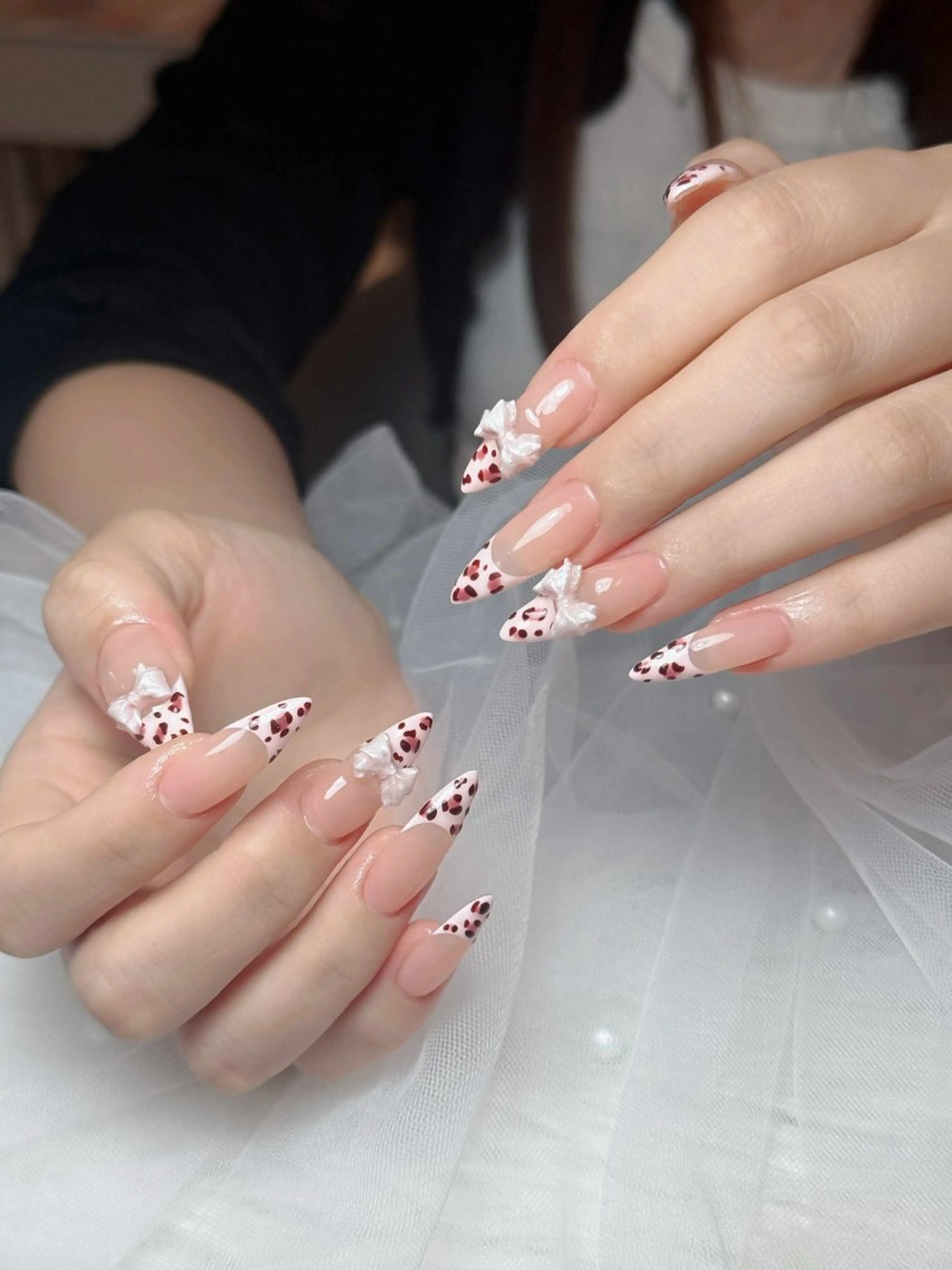 ネイル アニマル柄 フレンチネイル リボン ハンドネイル Aimee Nail Studioのネイルデザイン