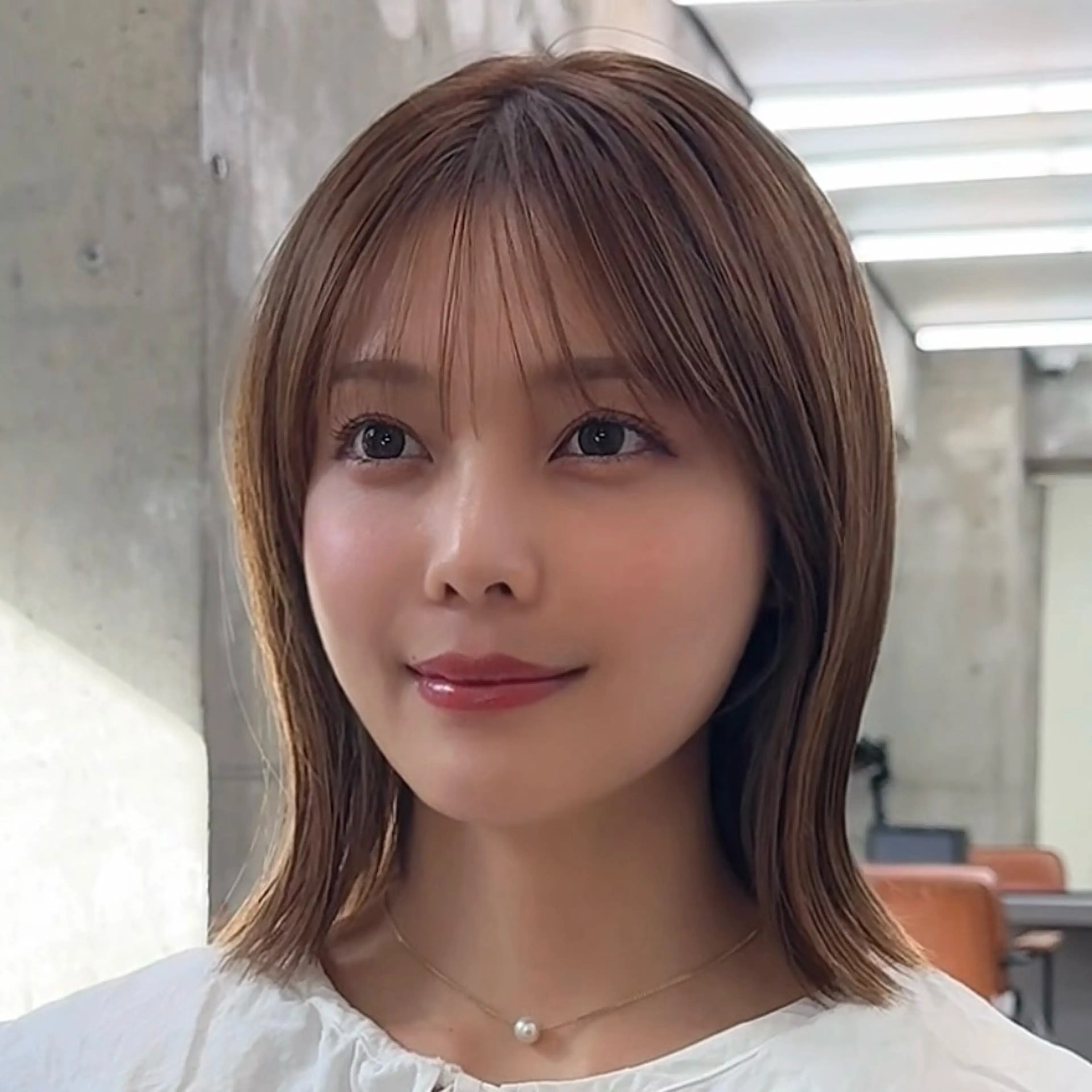 ショート カラー ベージュカラー ブリーチ 透明感カラー ミルクティーベージュ ボブ 柔らかいレイヤー🌿 大人ヘア/みっきーのヘアスタイル