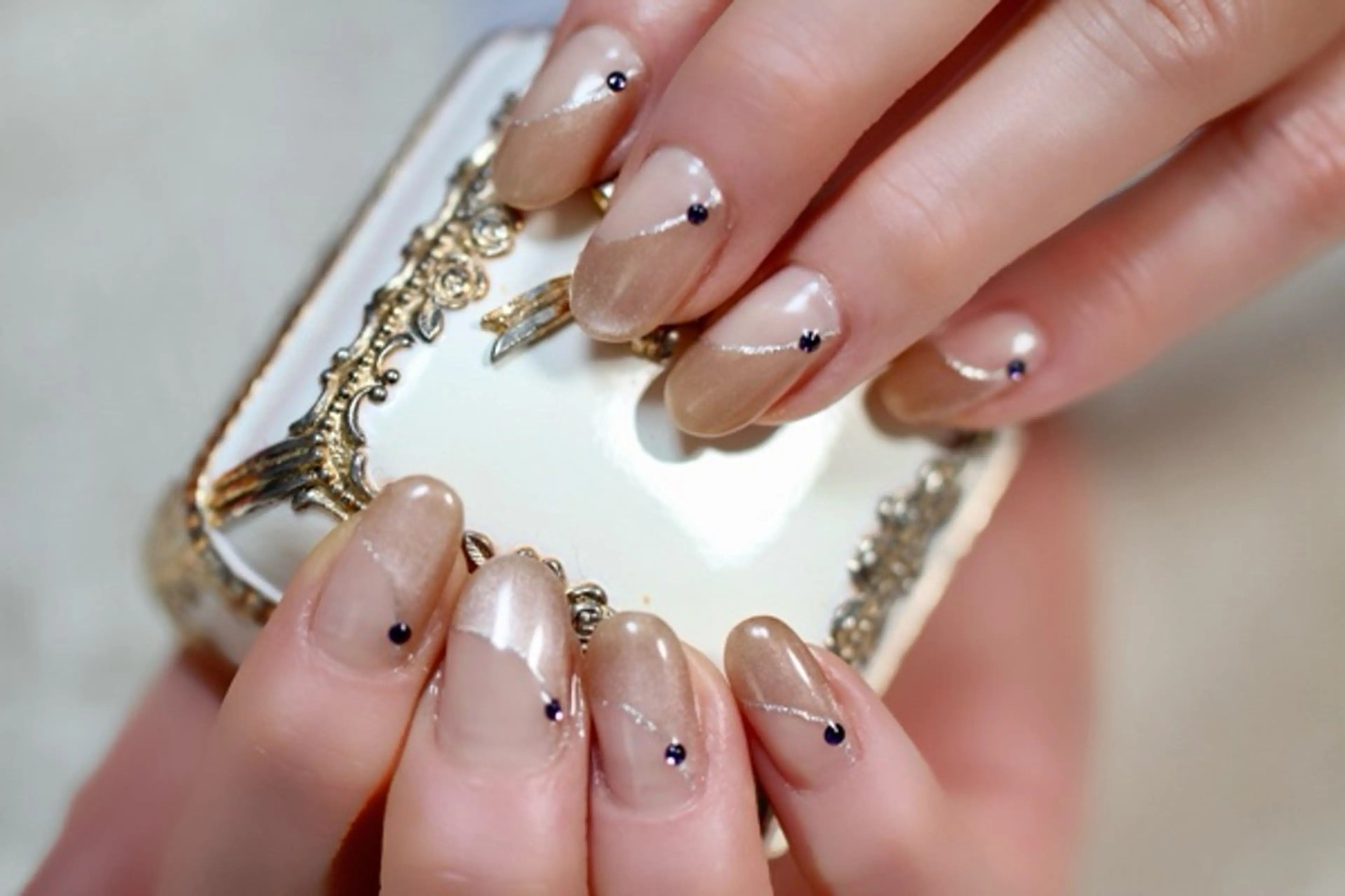 ネイル フレンチネイル ジェルネイル マグネットネイル しみ えんのネイルデザイン