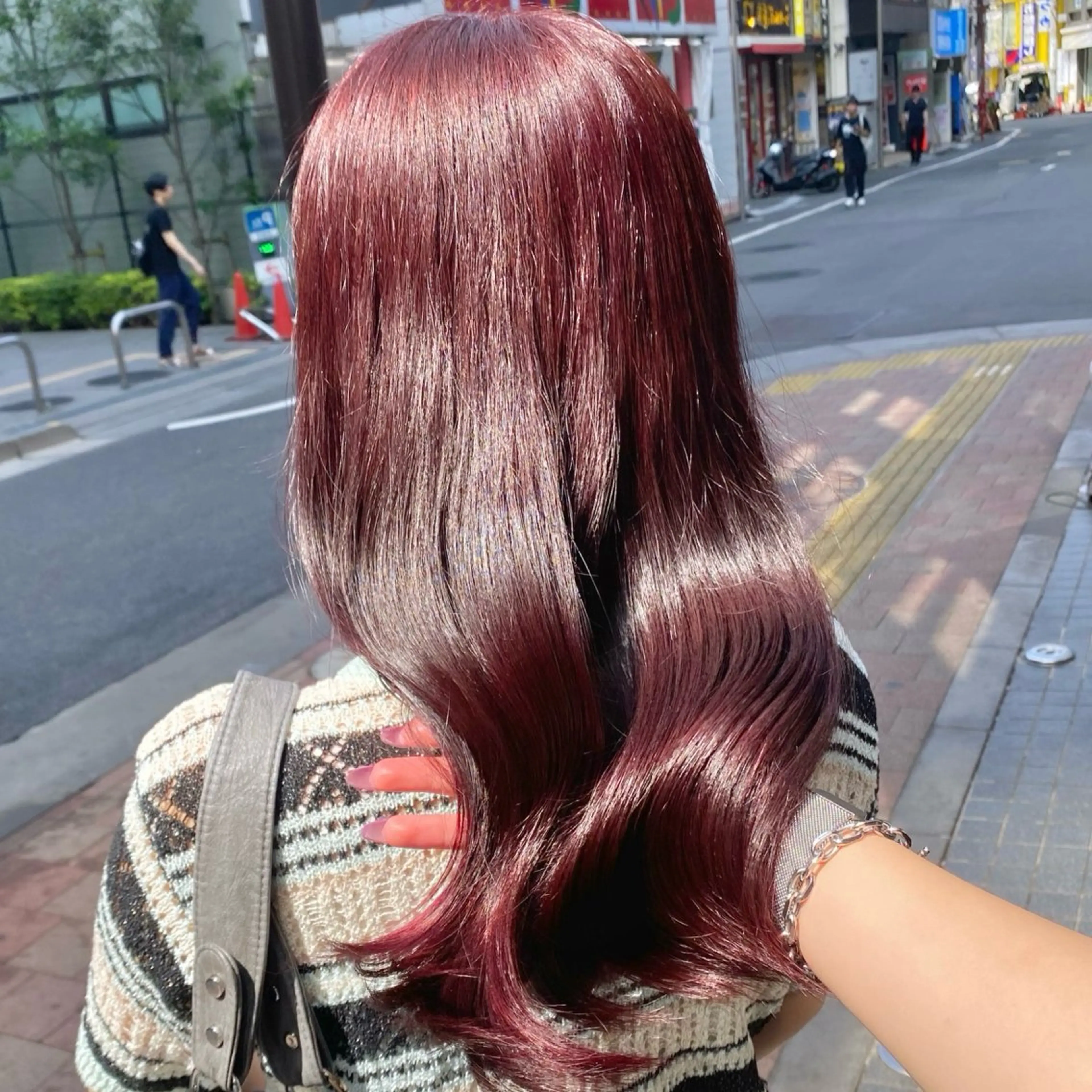 ロング カラー ブリーチ ダブルカラー ブリーチなしカラー レッドカラー カット ヘアカラー トリートメント 🖤大人可愛い⌇ 𝐑 𝐈 𝐎🖤のヘアスタイル