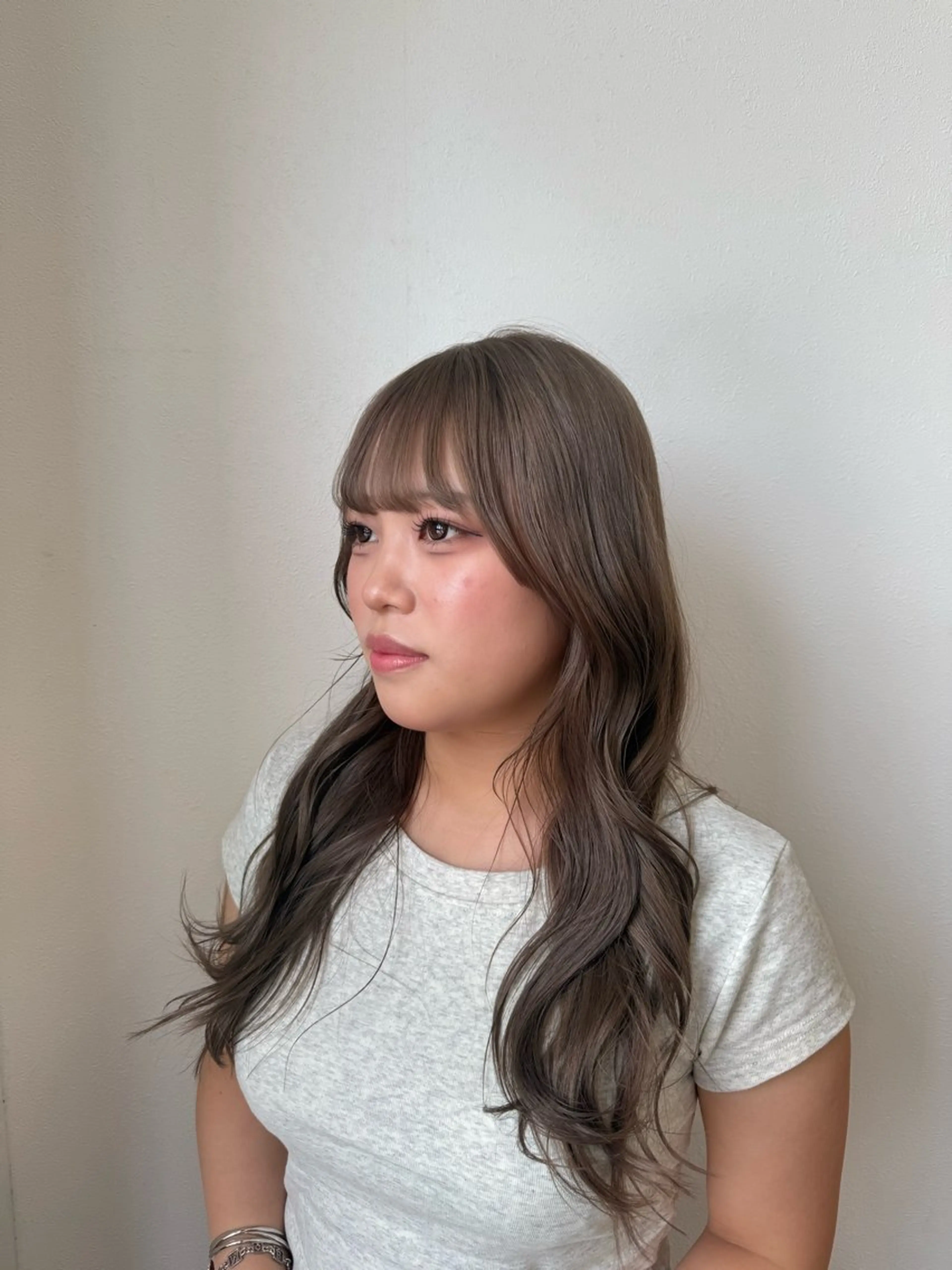 ロング カラー 内田 穂乃香のヘアスタイル