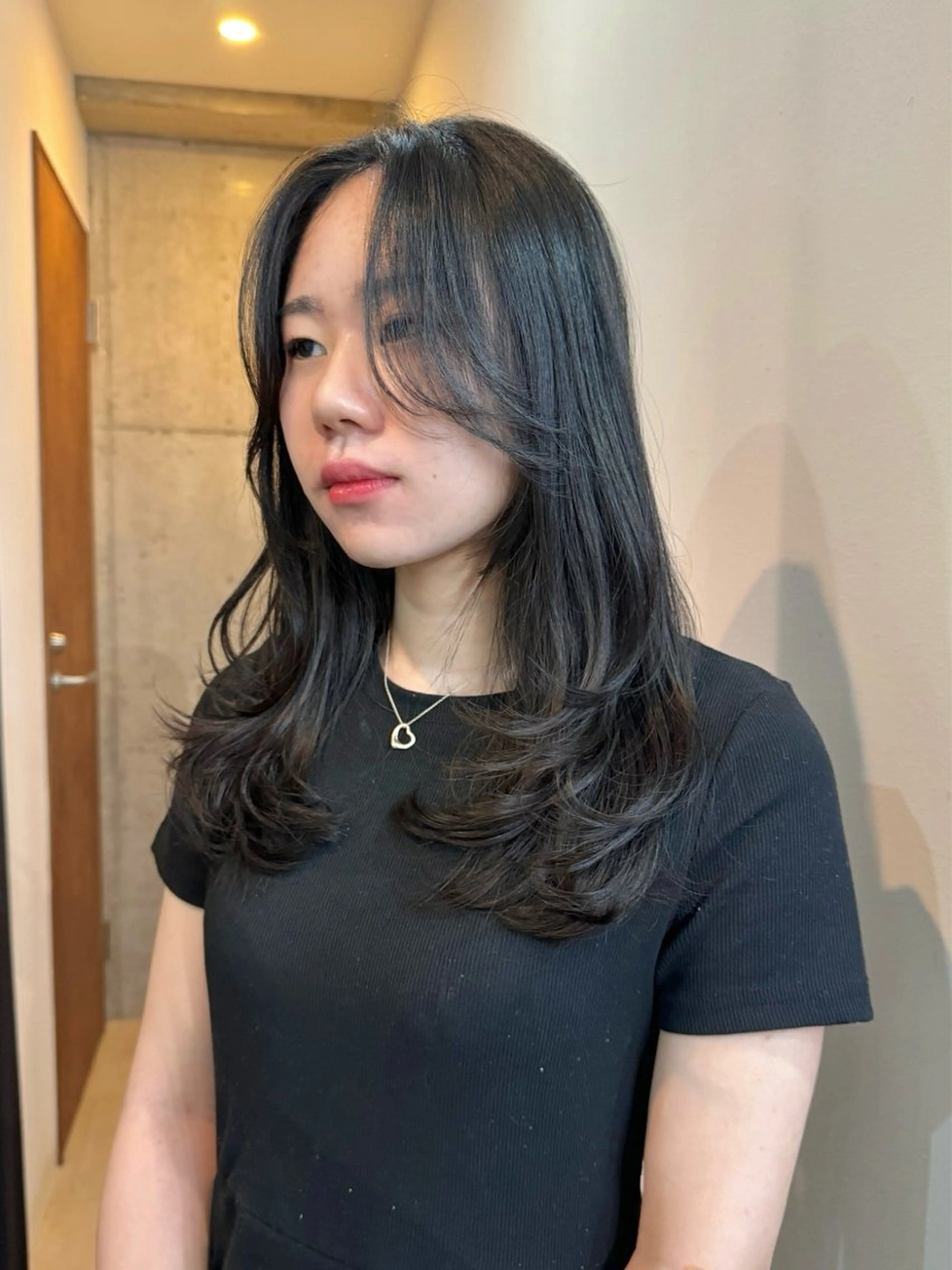 セミロング レイヤーカット カット トリートメント 切りっぱなしボブ/ ブリーチカラー/大塚のヘアスタイル