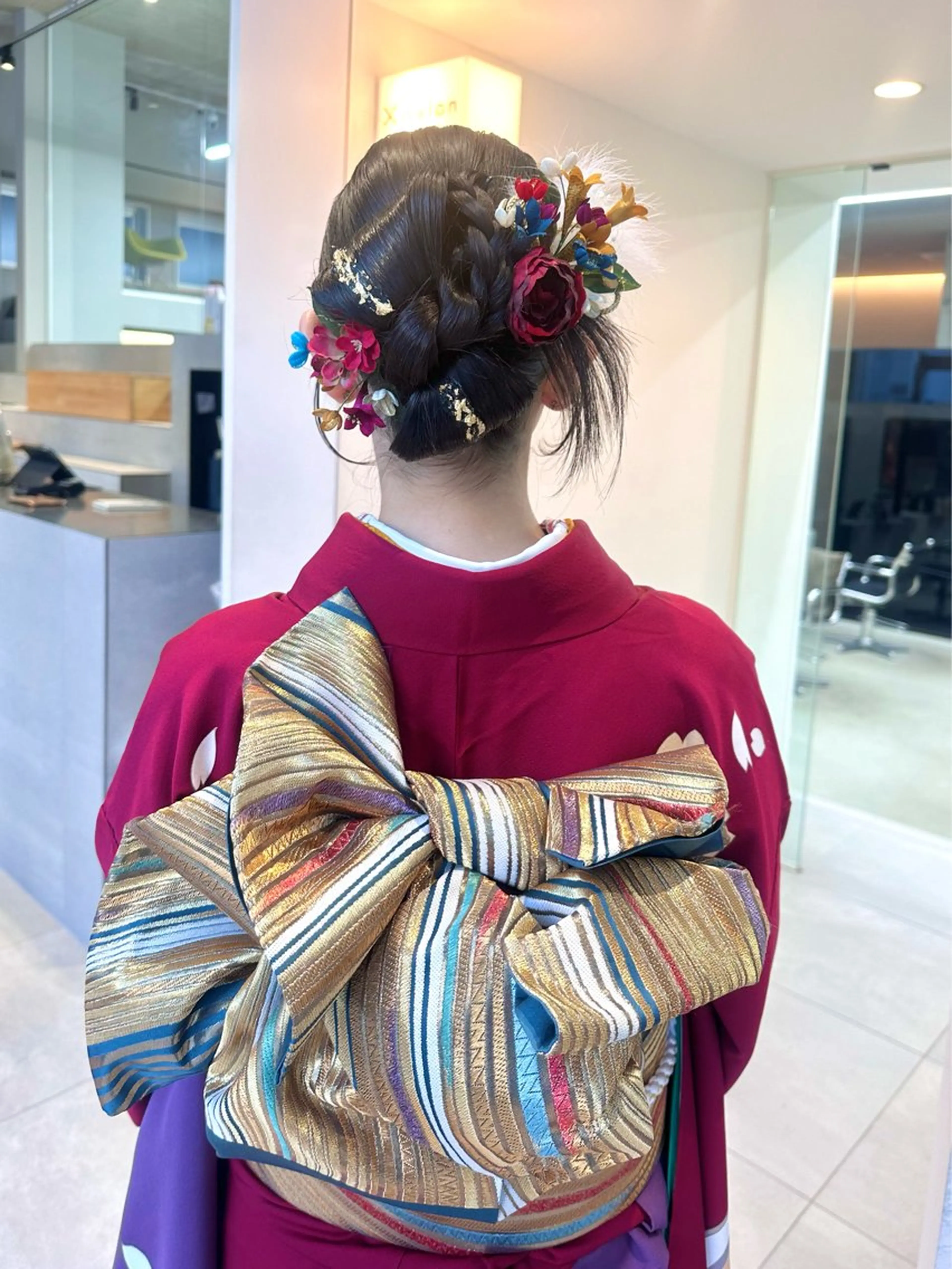 ロング ヘアアレンジ 成人式 卒業式のヘアスタイル 染谷 遥花のヘアスタイル