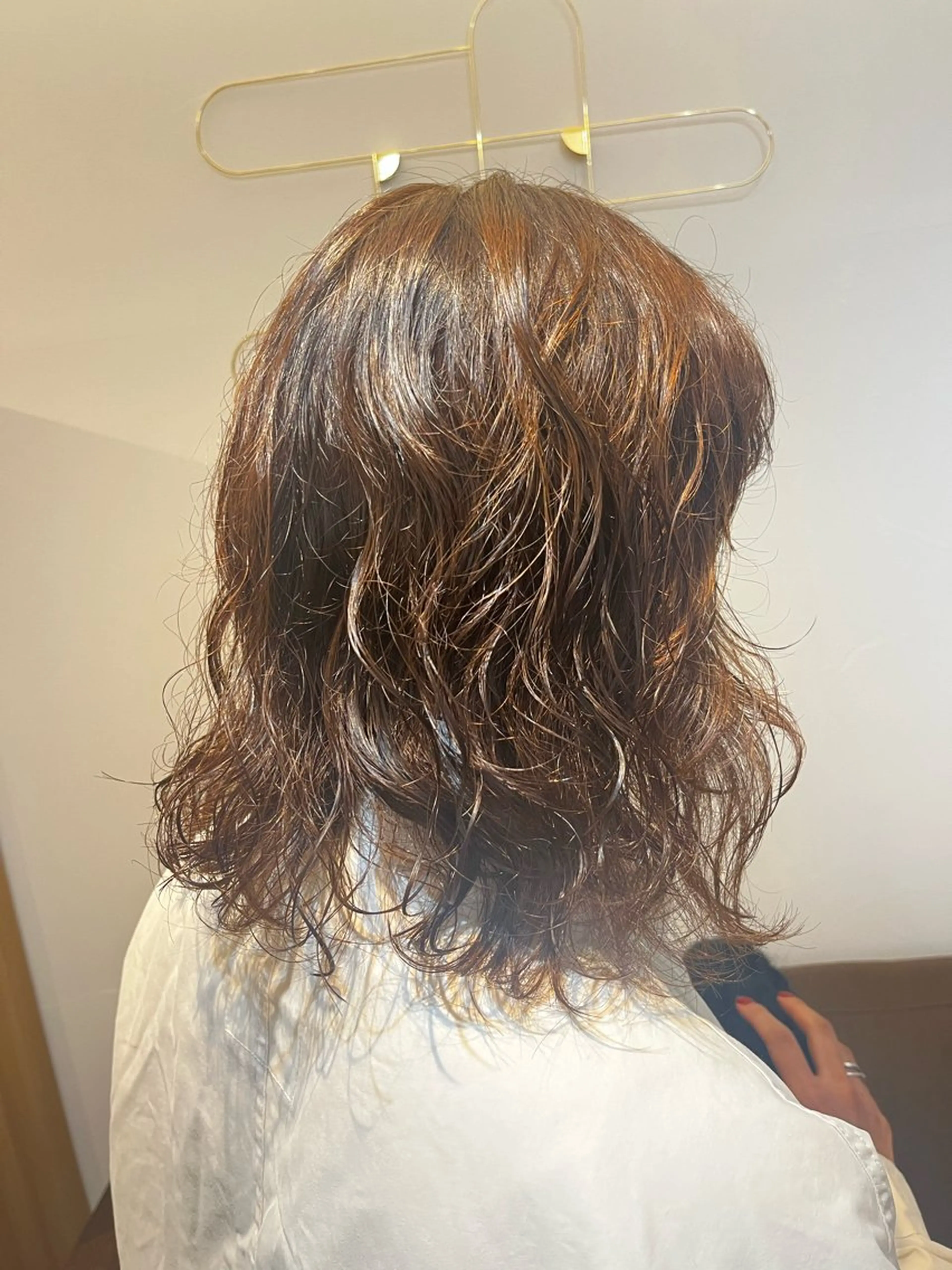 ミディアム パーマ ミディアムパーマ レッドブラウン 臺 佳連のヘアスタイル