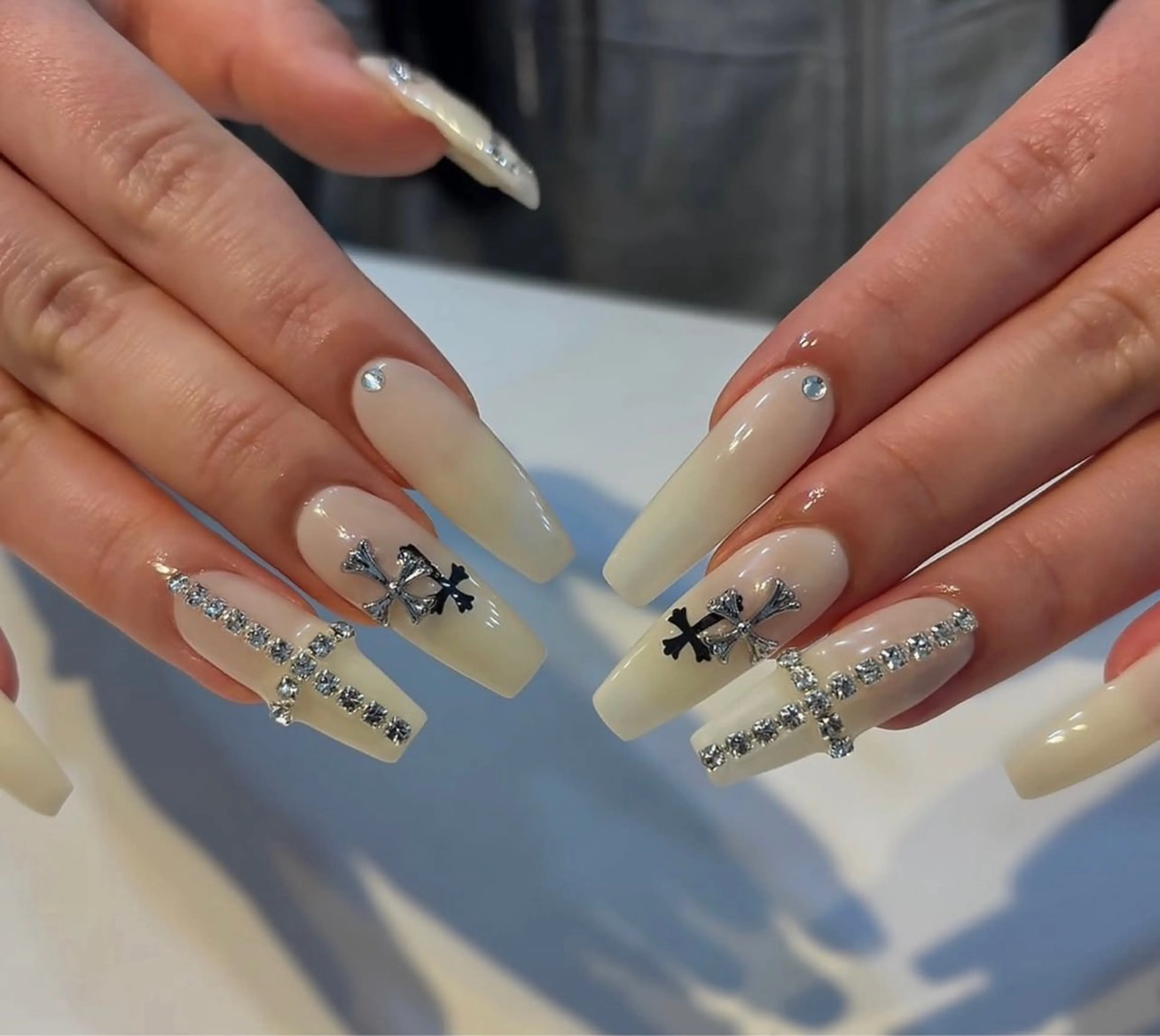 ネイル ハンドネイル NiJi Nailsのネイルデザイン