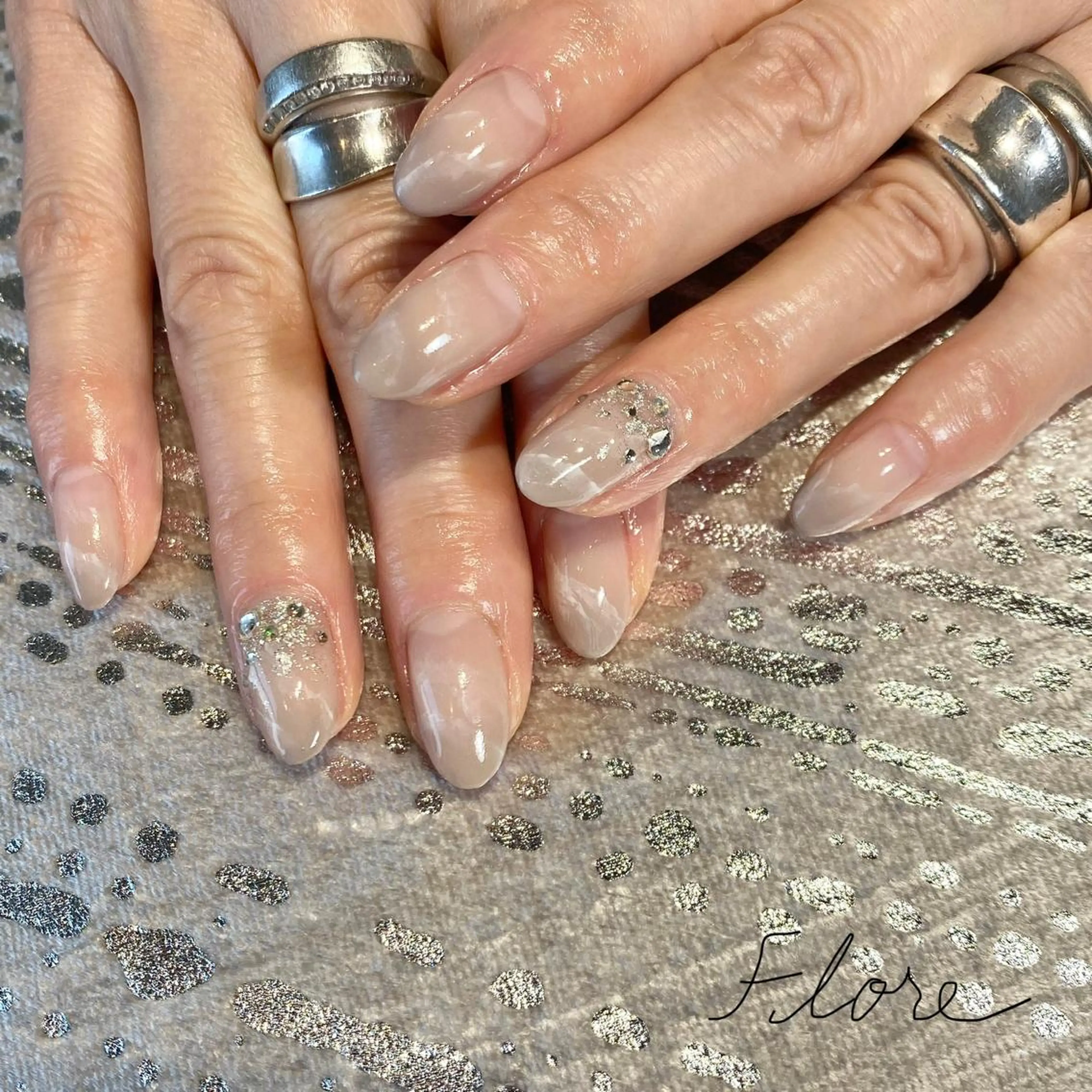 ネイル Flore (フロール)の眉毛・アイブロウイメージ