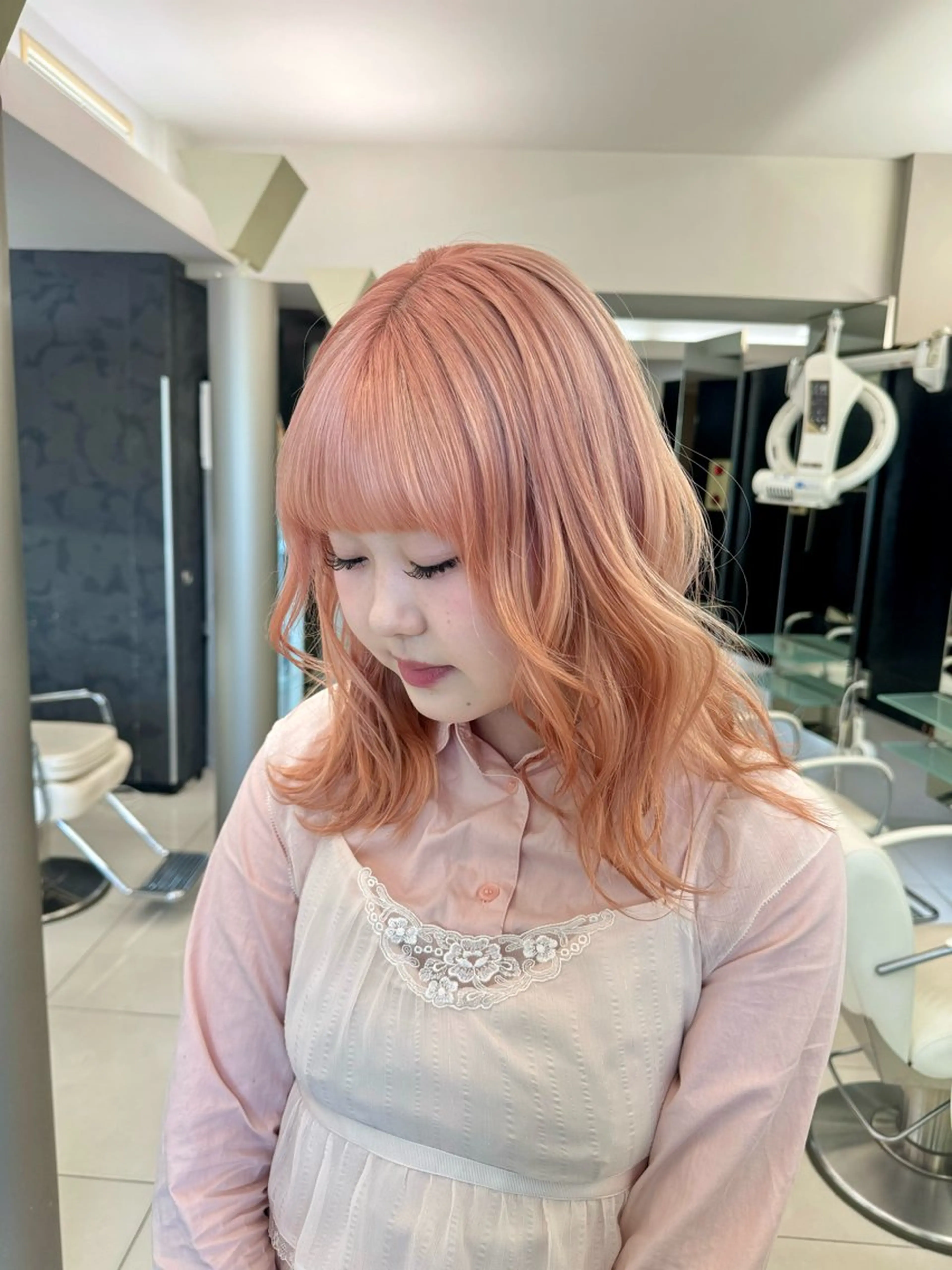 ミディアム カラー オレンジ ピンクカラー ヘアカラー トリートメント 🧡髪質改善💛 🌸SAKURA🌸のヘアスタイル