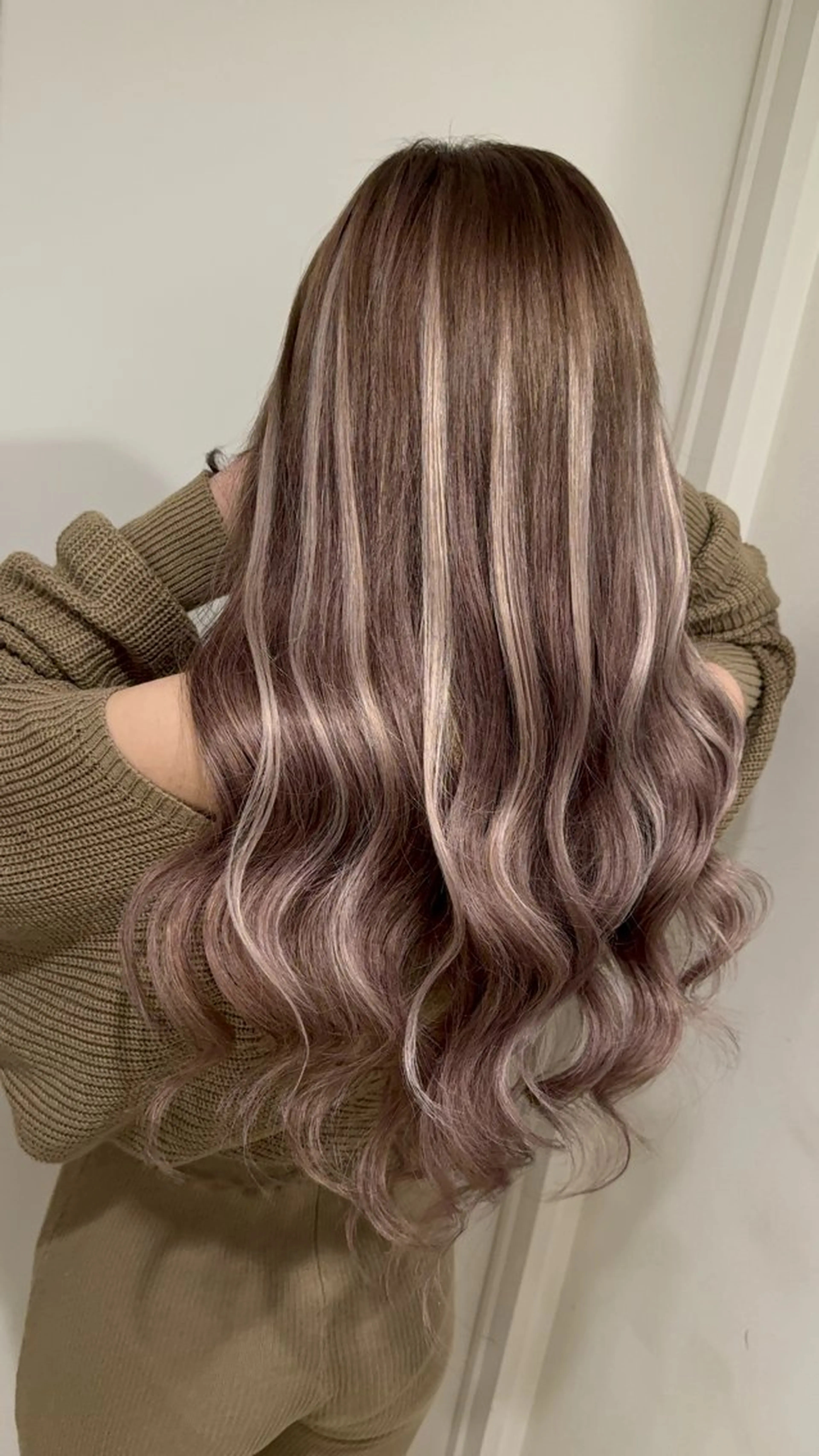 セミロング カラー ヘアアレンジ 🔥ハイトーンカラー ギャルNAOKI🔥のヘアスタイル