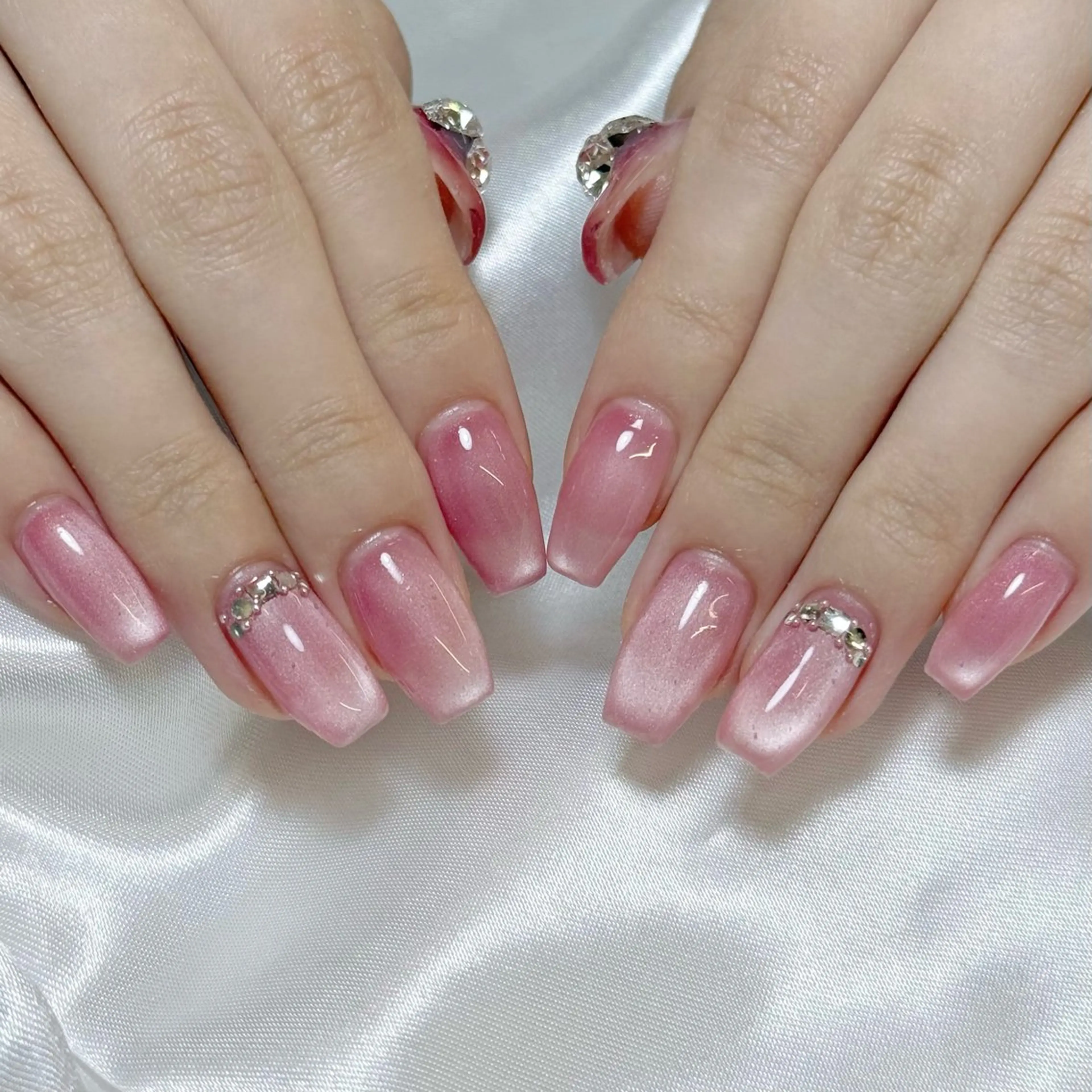 ネイル オーロラネイル ブルー フラッシュネイル フットネイル フレンチネイル 🌷yui ネイル🌷のネイルデザイン