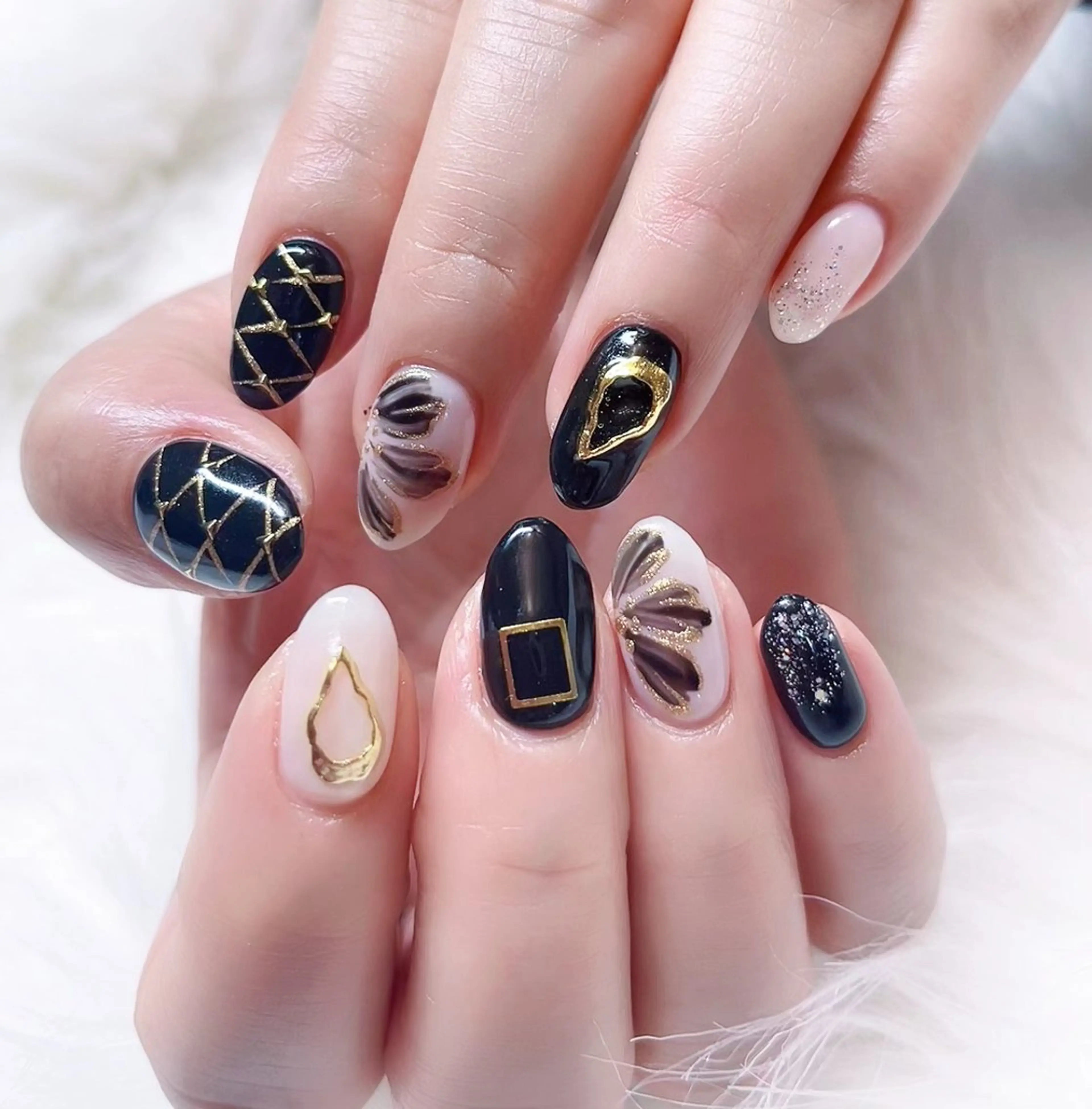 ネイル ハンドネイル MoonNail ユリ🌸のネイルデザイン