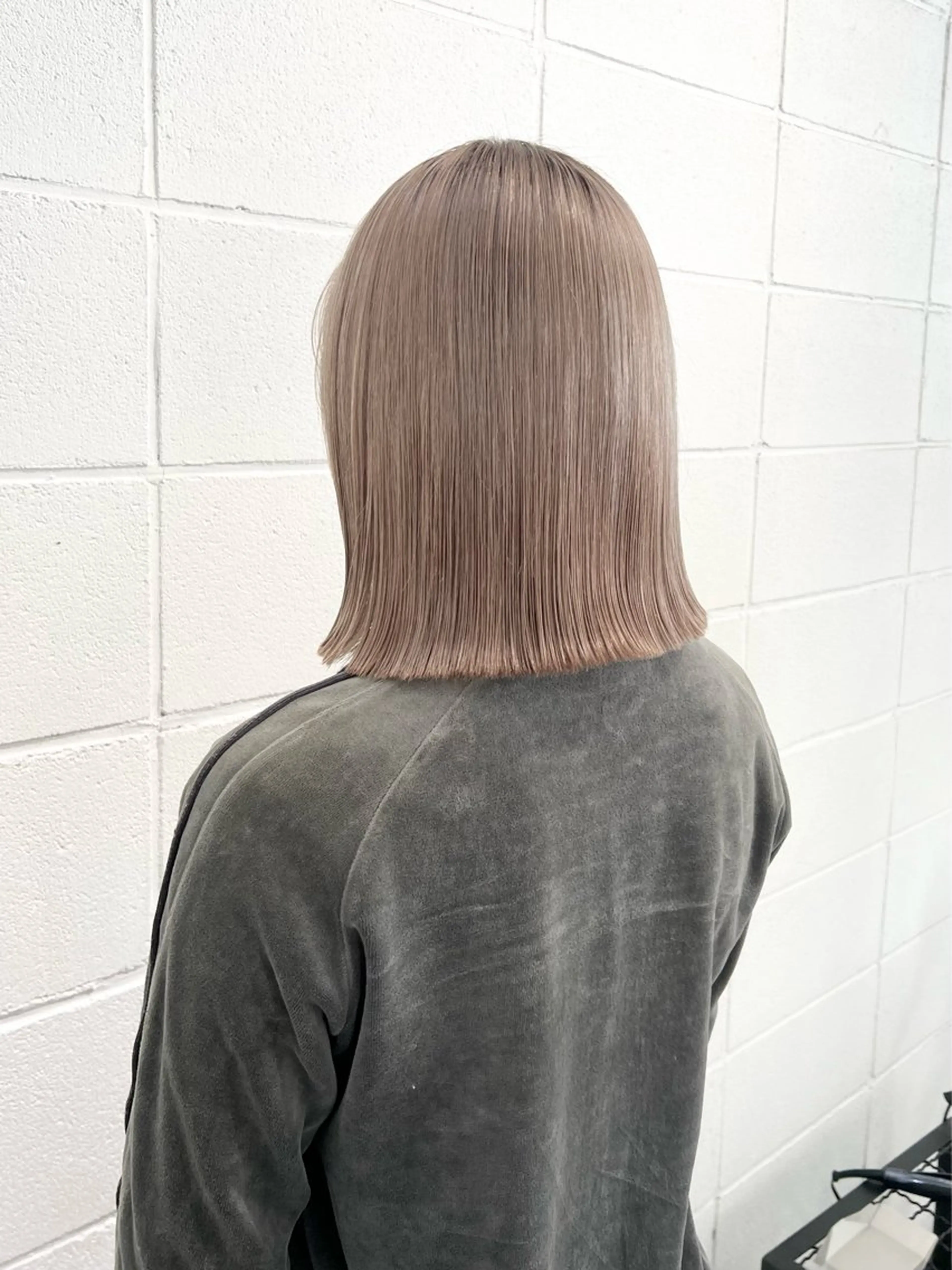 ミディアム カラー 切りっぱなしボブ ショートボブ ベージュカラー ブリーチ ケアブリーチ ヘアカラー トリートメント HARU//原宿🤍 リピート率NO.1のヘアスタイル