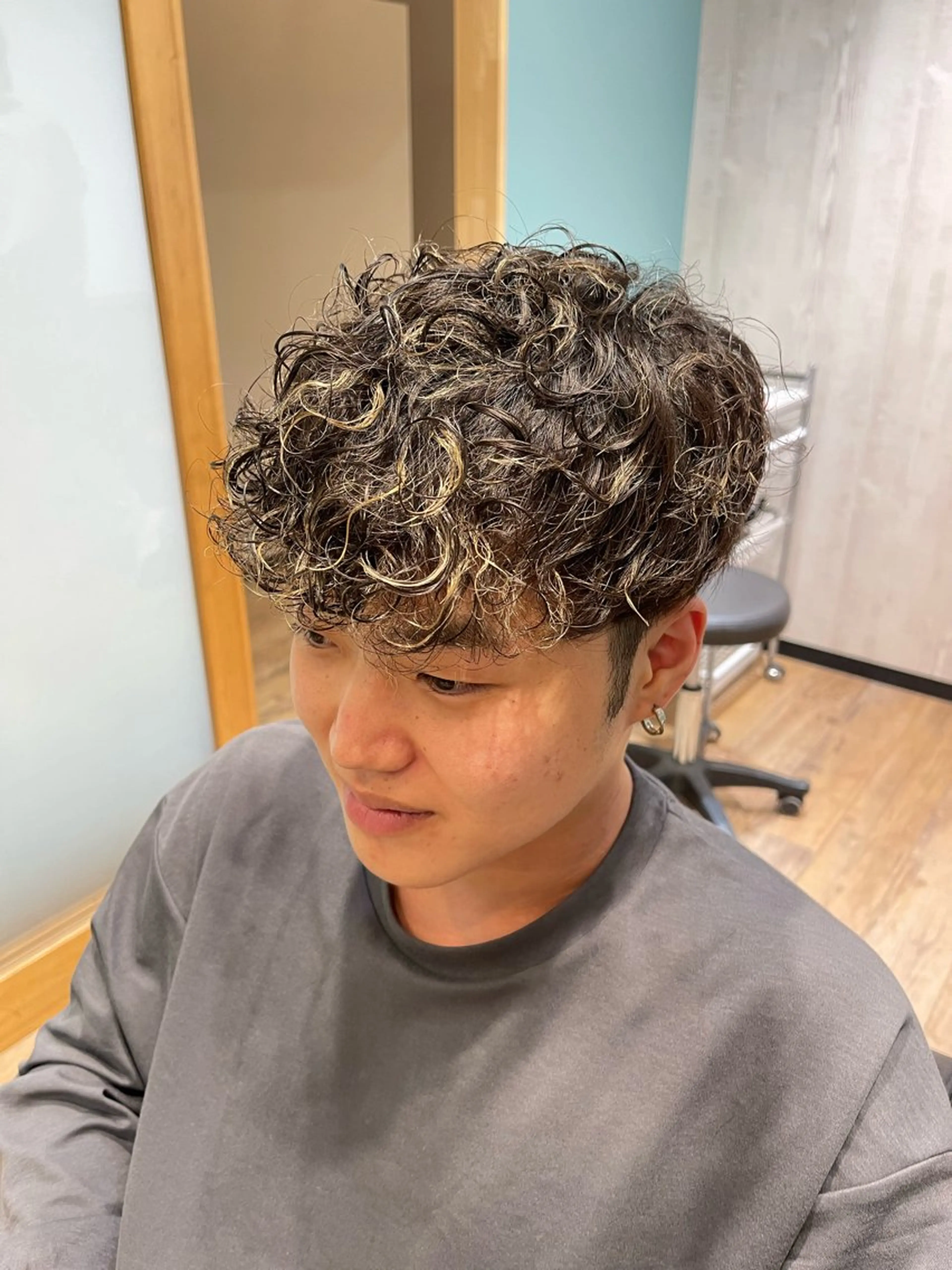 ショート パーマ メンズ スペインカール 佐藤 海璃のヘアスタイル