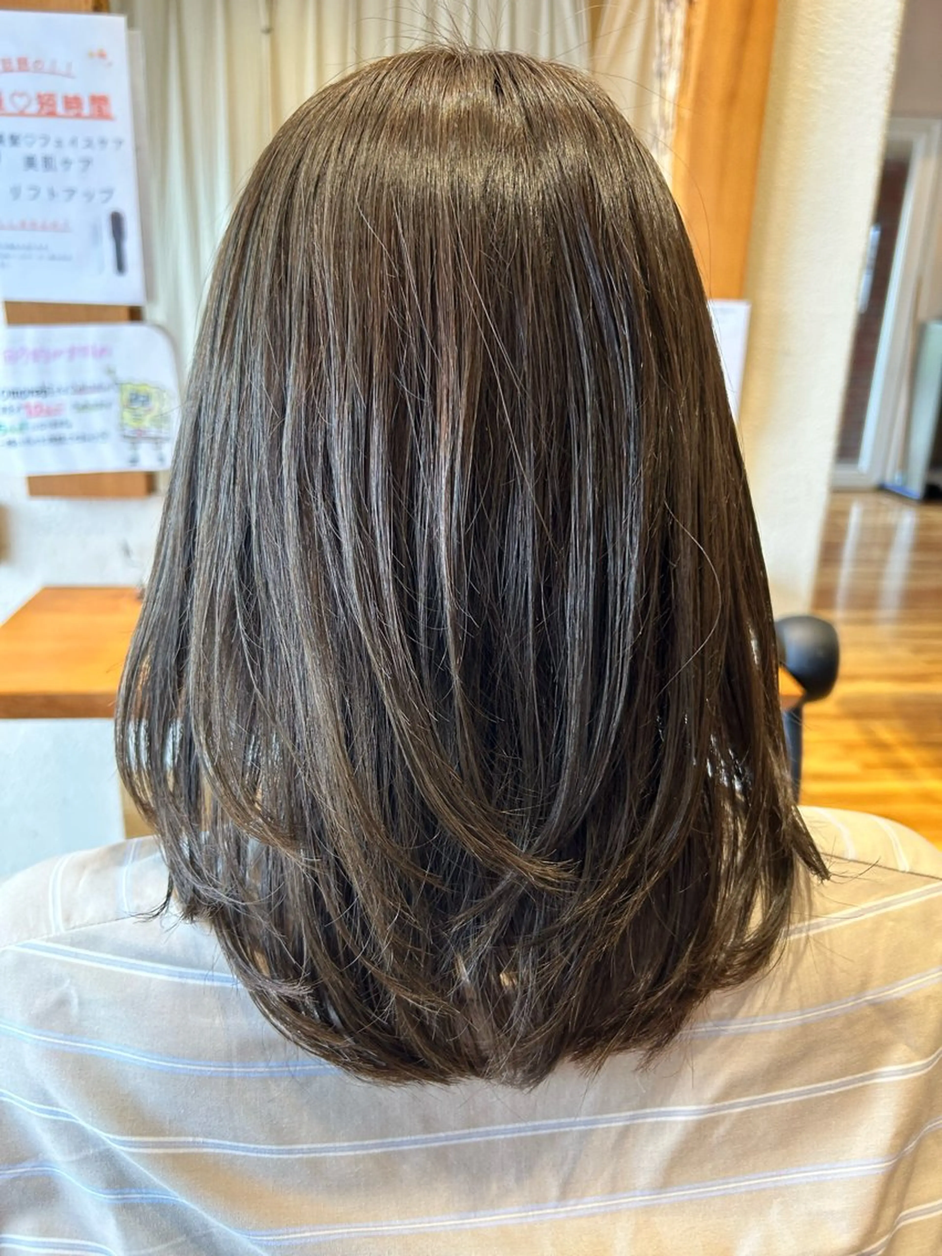 ミディアム カラー ベージュカラー オリーブベージュ レイヤーカット manami ♡のヘアスタイル