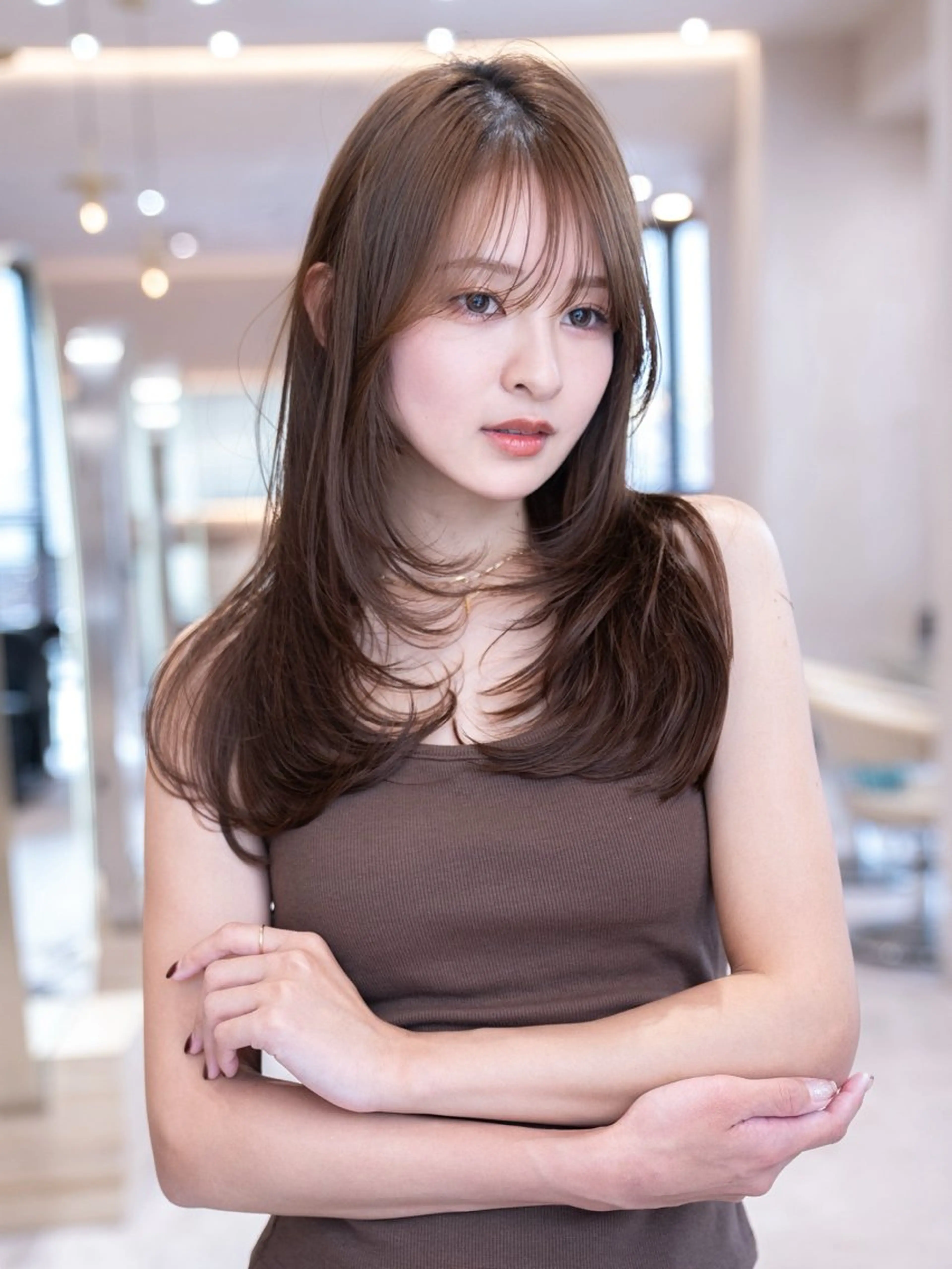 ロング レイヤーカット 小顔カット カット ヘアカラー トリートメント レイヤー似合わせ 透明感カラーりきやのヘアスタイル