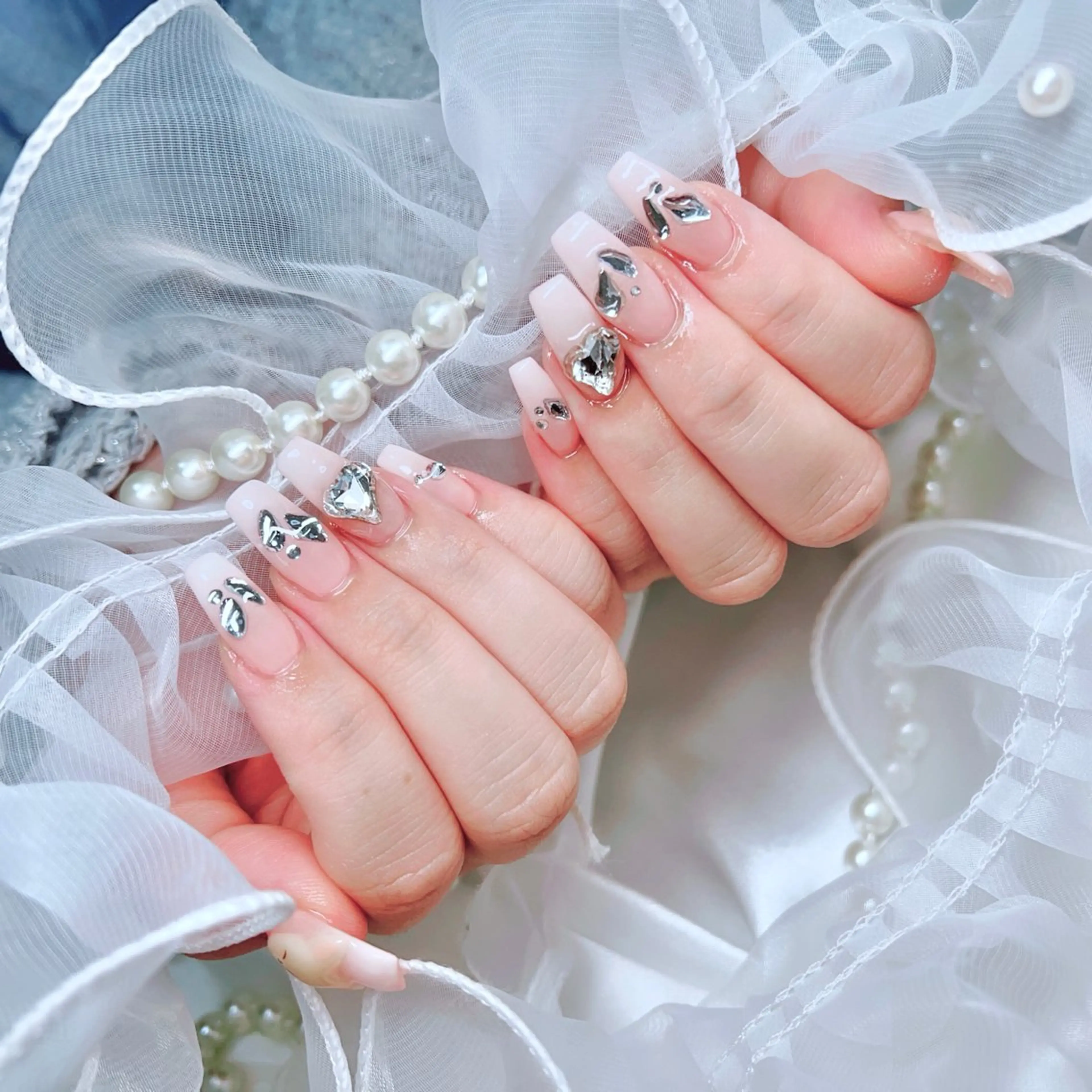 ネイル フレンチネイル キラキラネイル 韓国ネイル ピンク スカルプネイル Nail&Eye Spina 琴美のマツエク・マツパデザイン