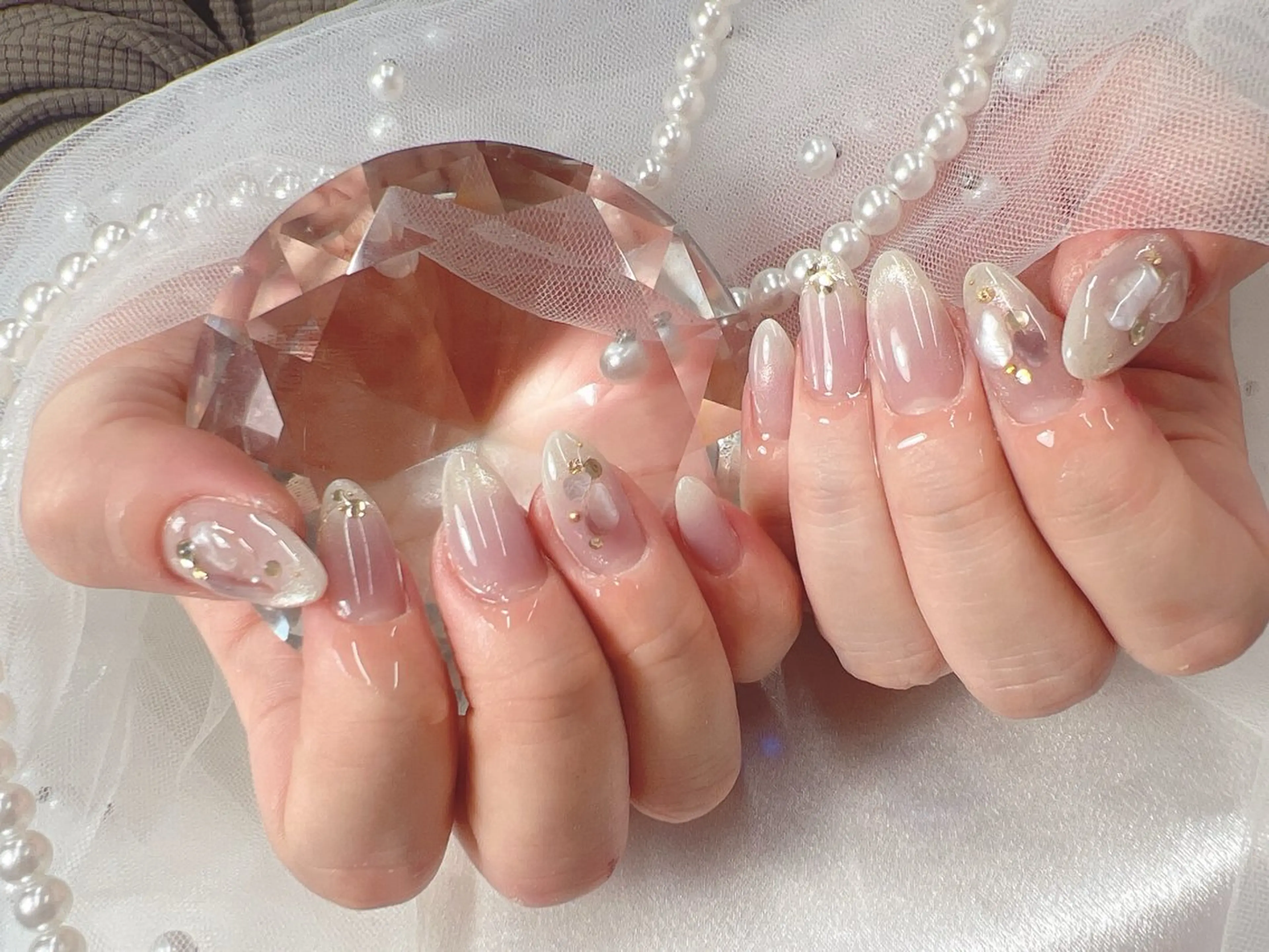 ネイル チークネイル ハンドネイル bijou nails　蓮のネイルデザイン