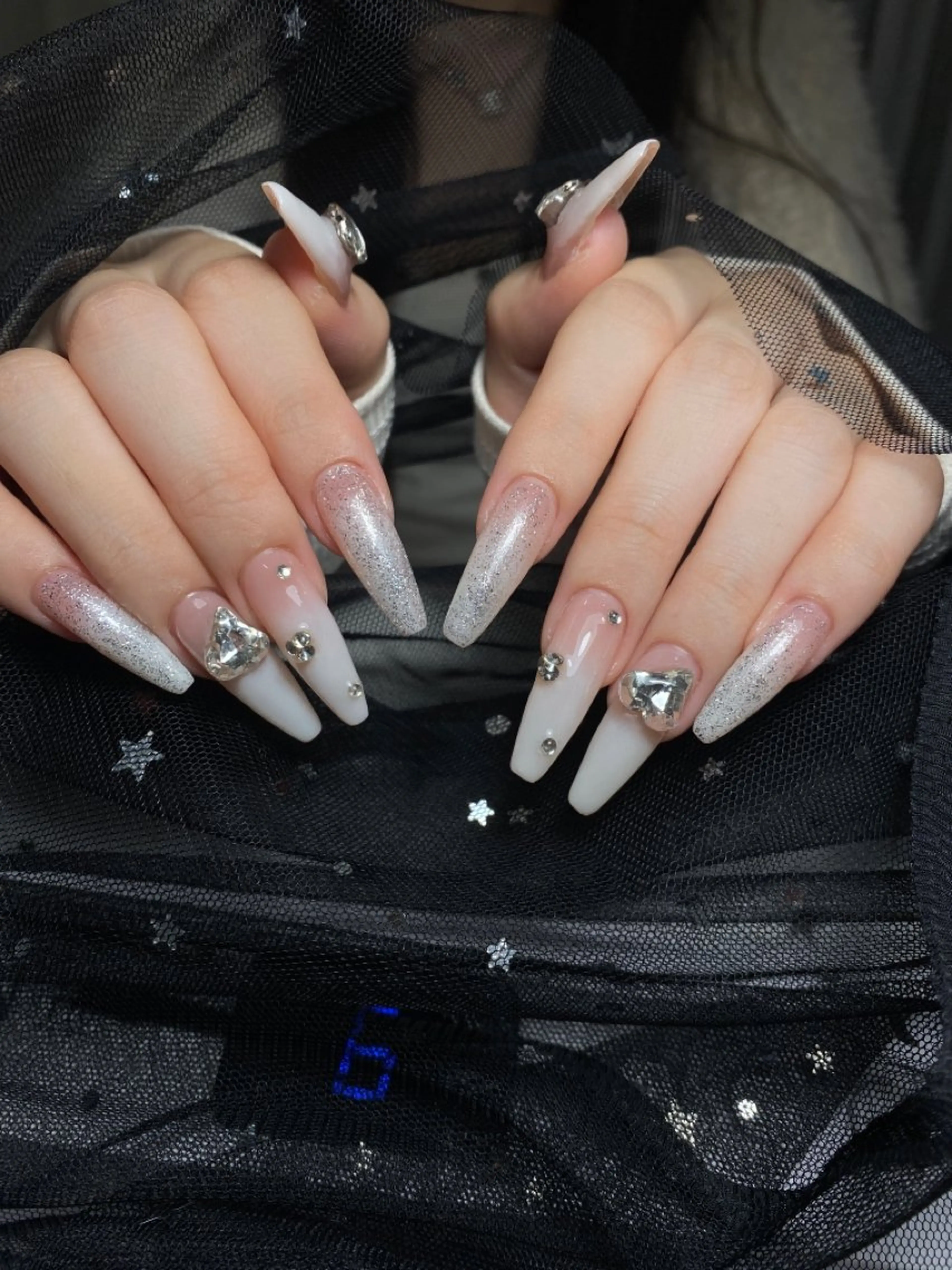 ネイル キラキラネイル シンプルネイル 春ネイル ワンホンネイル 冬ネイル ハンドネイル SORA Nailのネイルデザイン